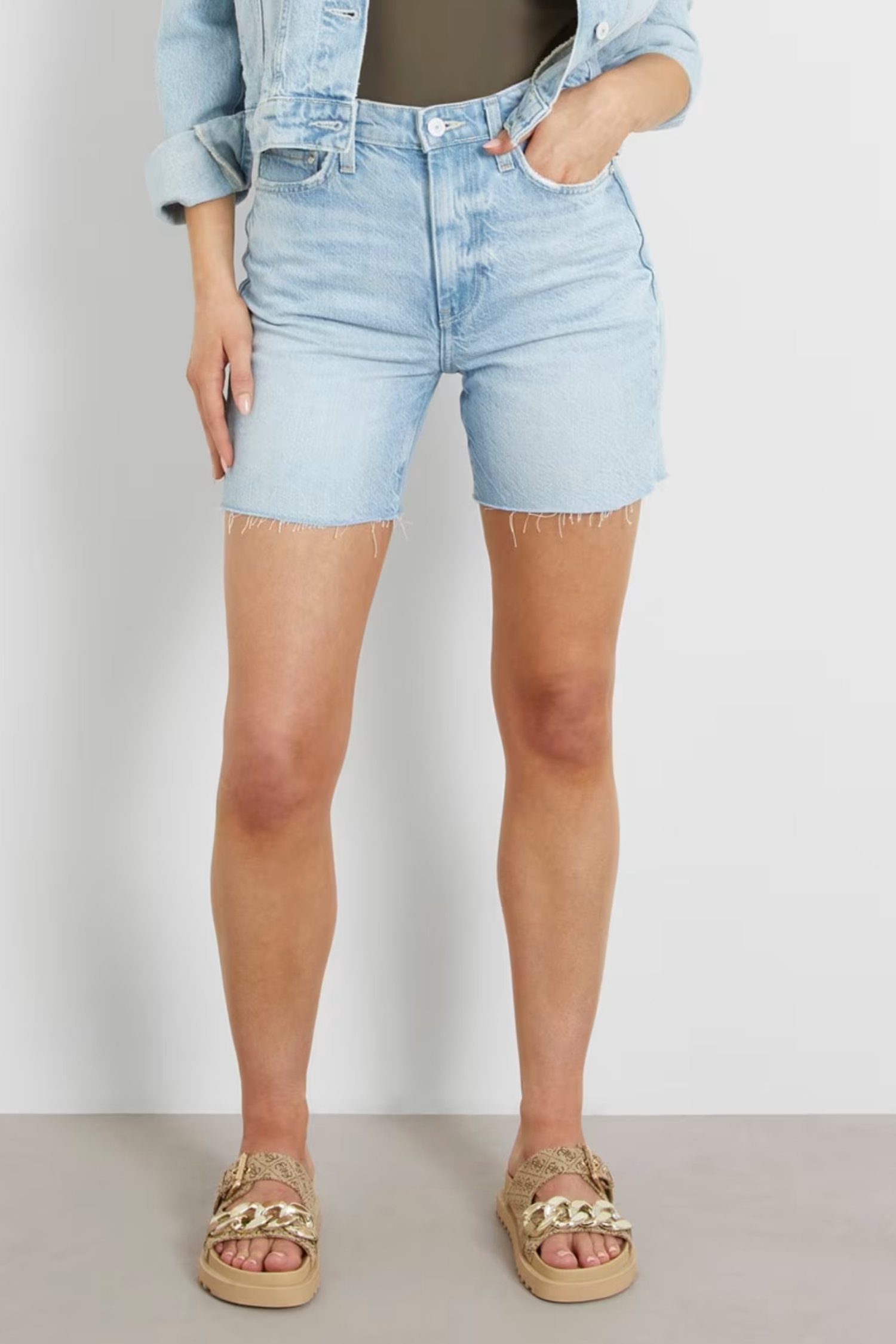Жіночі блакитні джинсові шорти Guess W4GD47.D5B66;SEAD