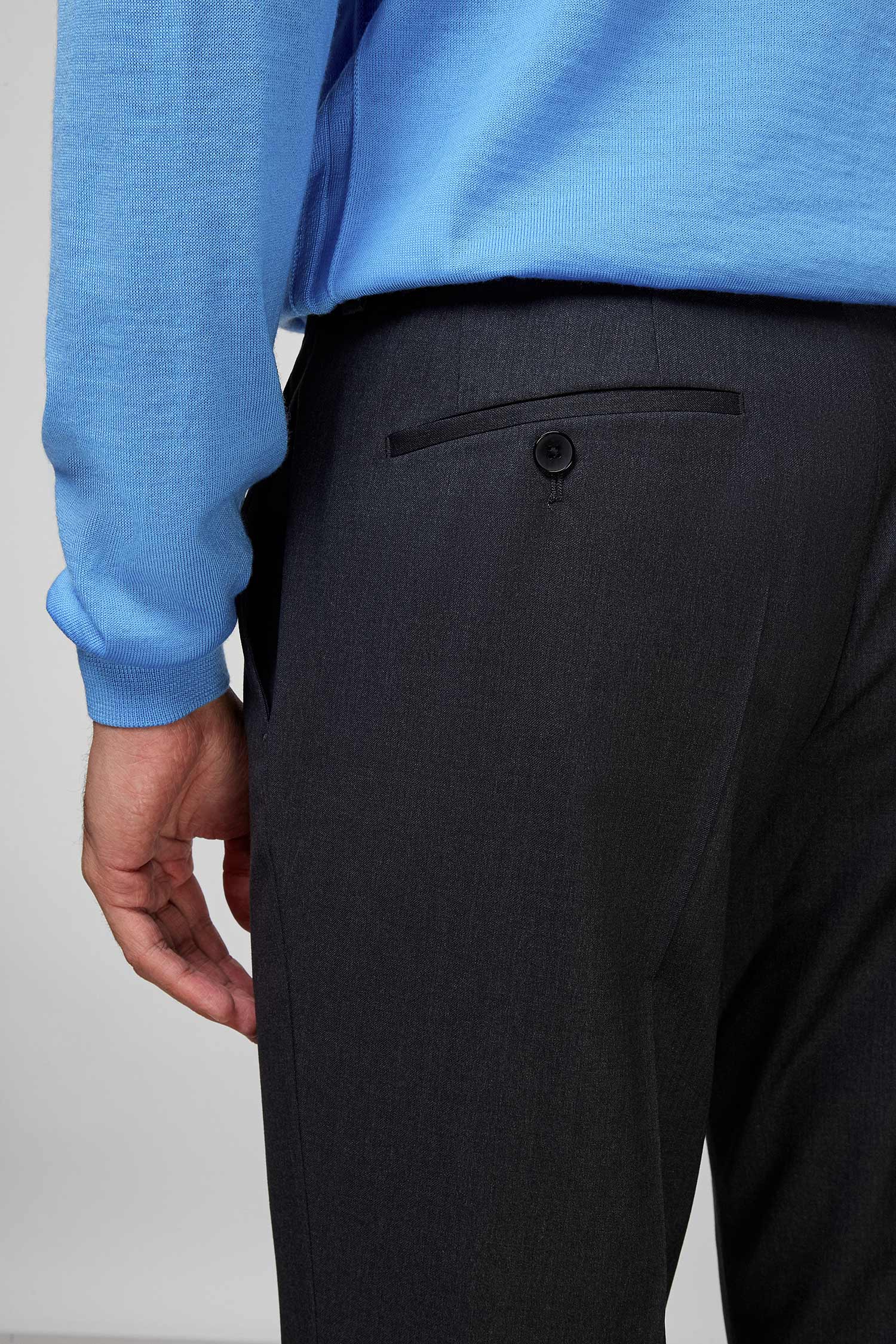 Чоловічі темно-сірі вовняні брюки BOSS 50318499;021