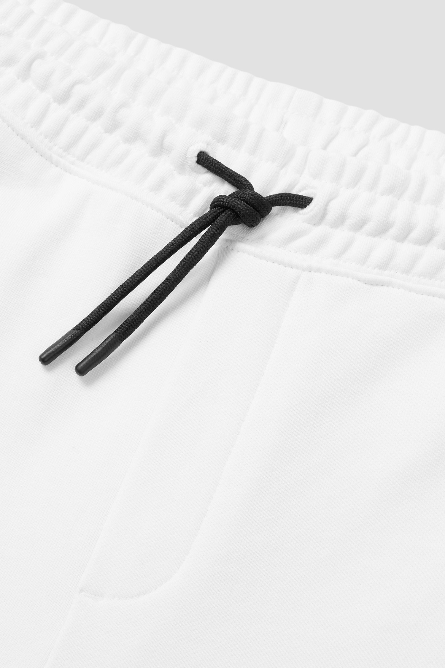 Мужские белые шорты HUGO 50486438;100