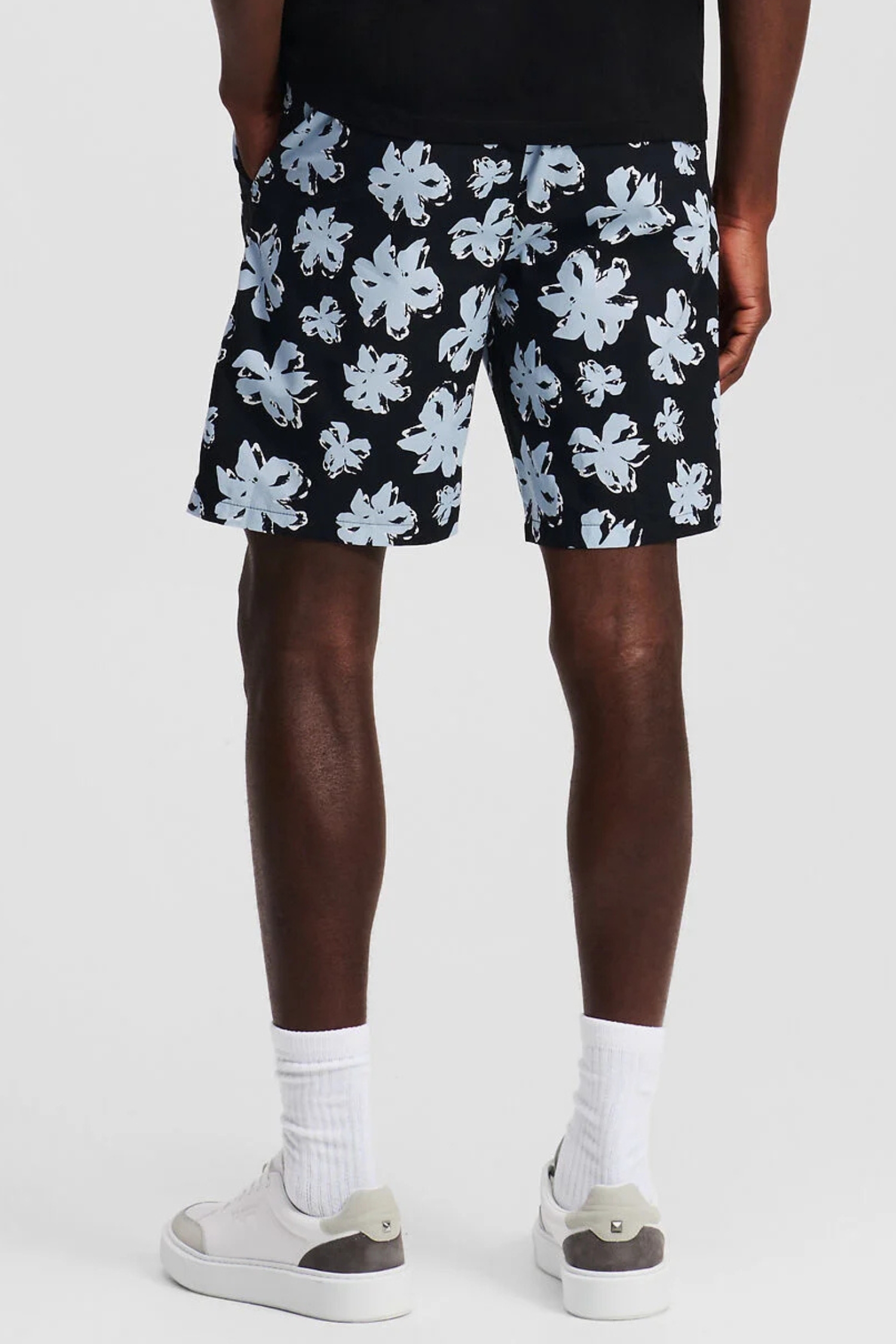 Мужские черные шорты с узором Karl Lagerfeld 552885.265706;996