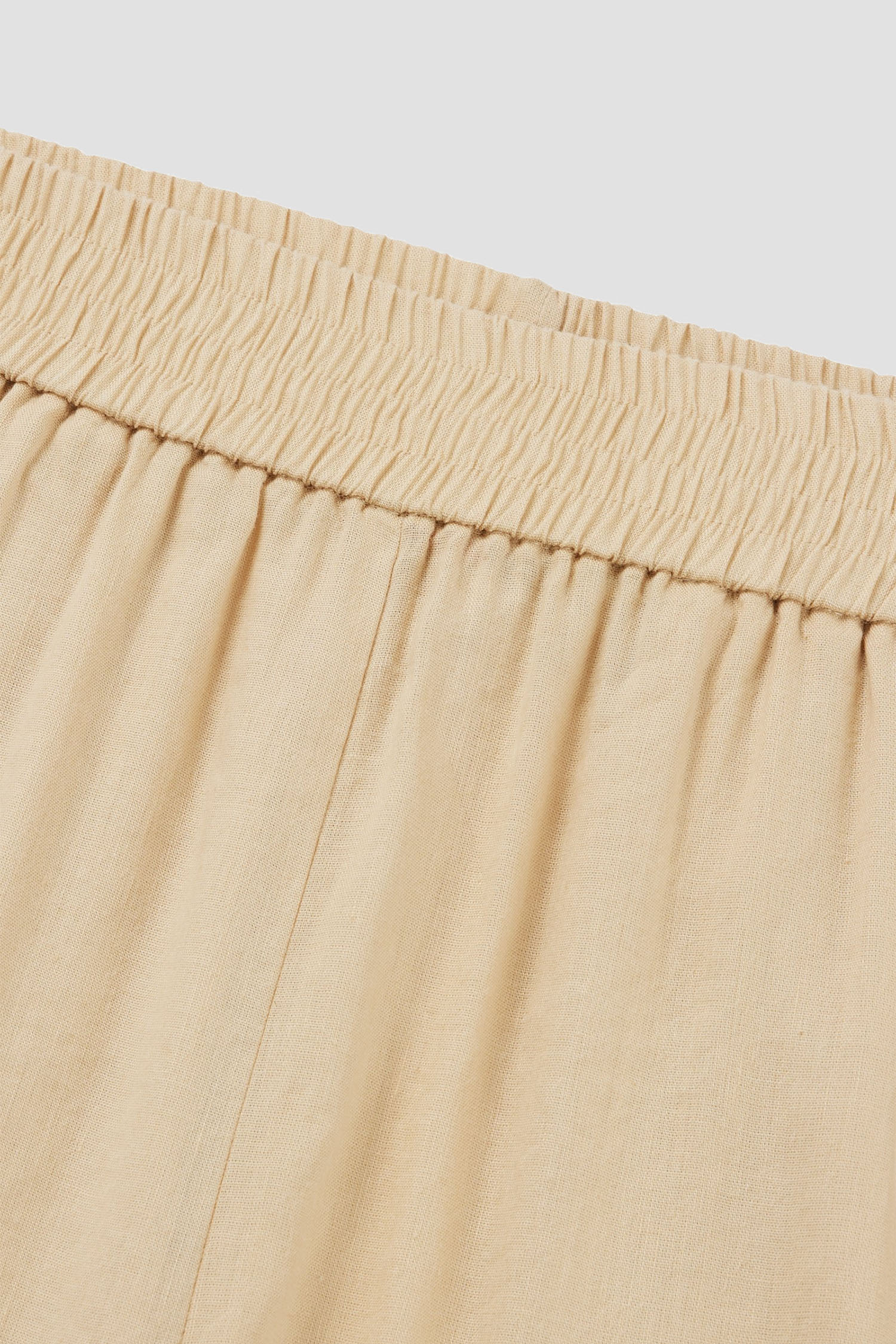 Женские бежевые льняные шорты HUGO 50512875;291