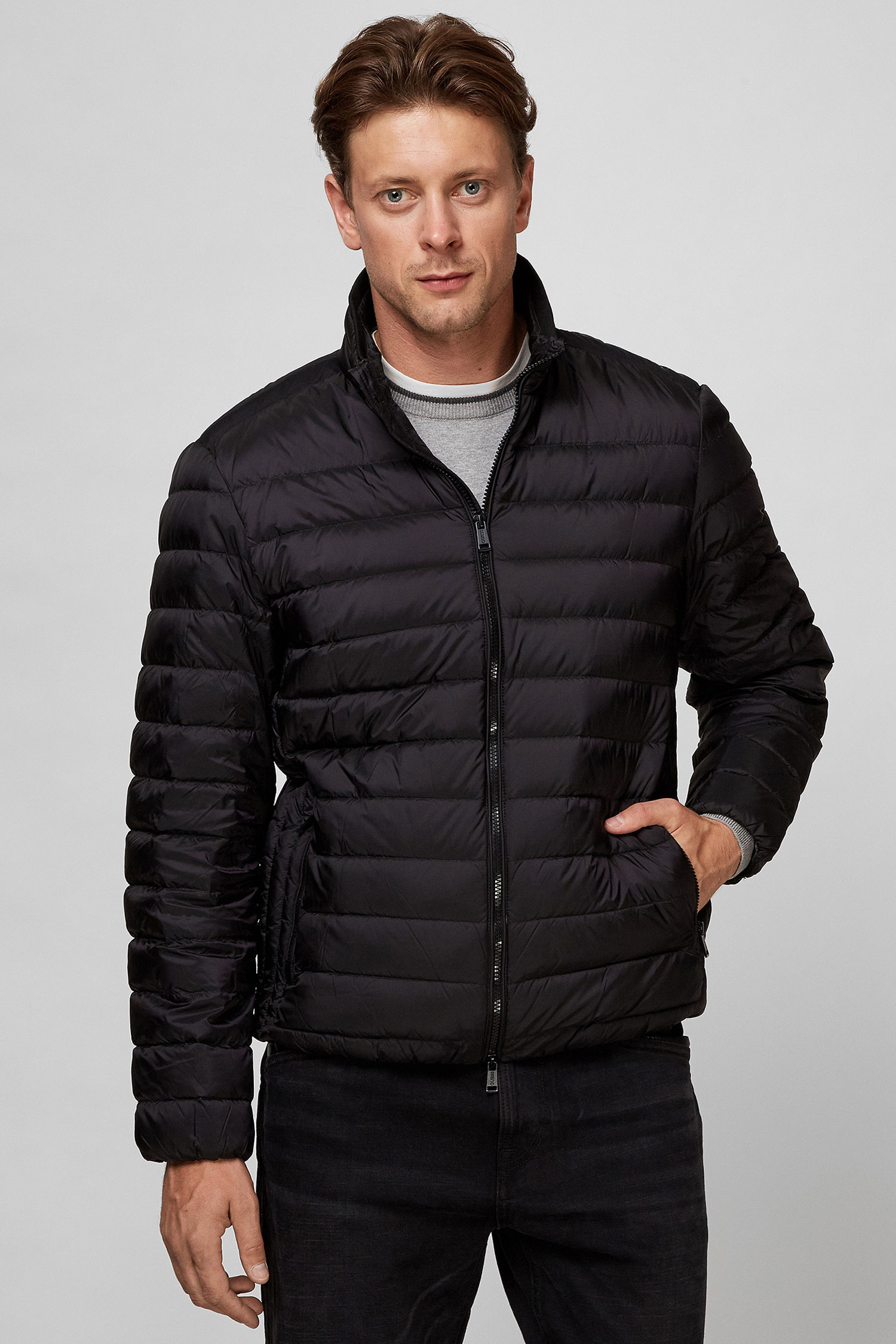 Чоловічий чорний пуховик Guess M1RL47.WDQ50;JBLK