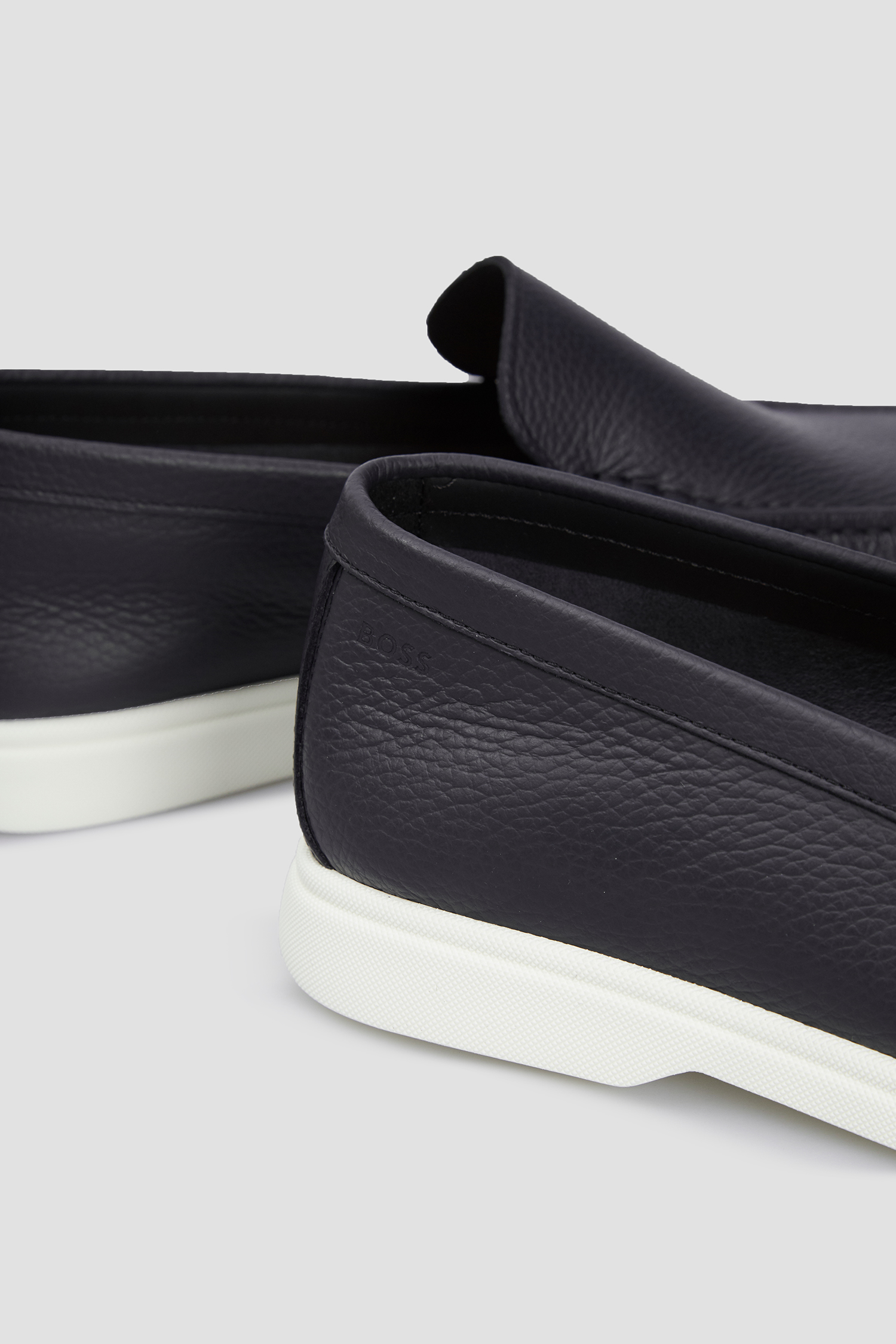 Чоловічі темно-сині шкіряні лофери BOSS 50536173;401