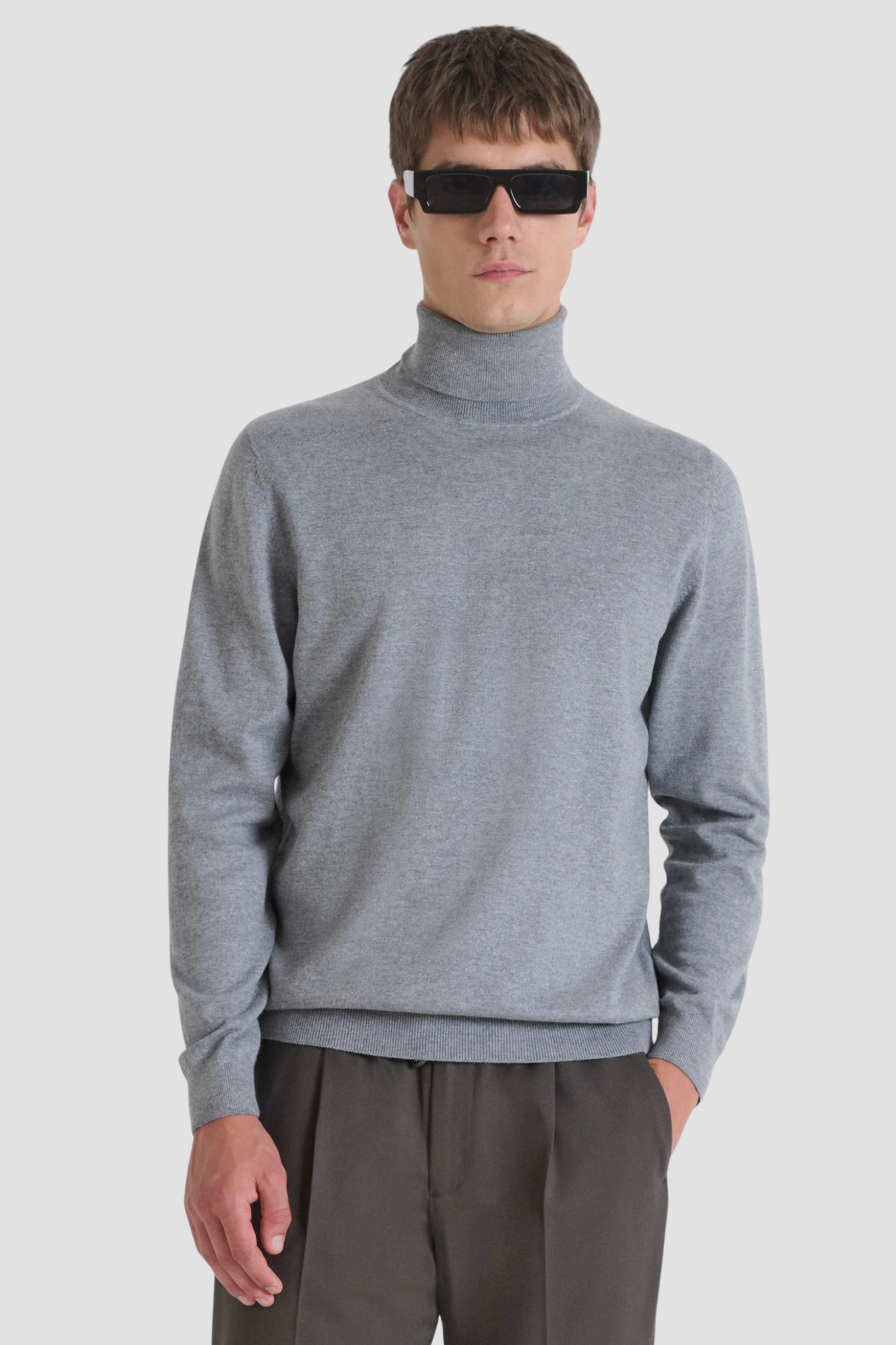 Чоловічий сірий гольф Antony Morato MMSW01562.YA200081;9005