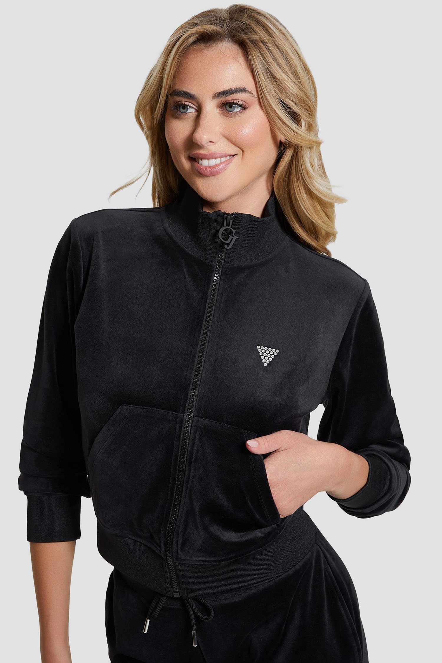 Женская черная велюровая спортивная кофта Guess V3BQ22.KBXI2;JBLK
