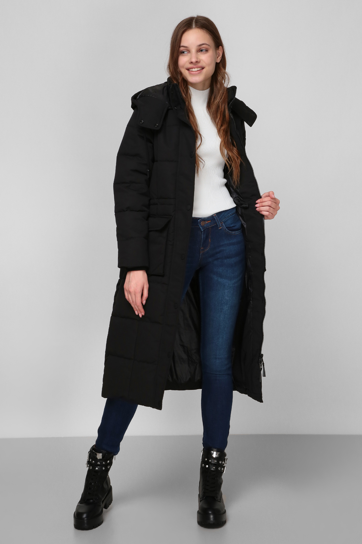 Черная куртка для девушек SuperDry W5010326A;02A