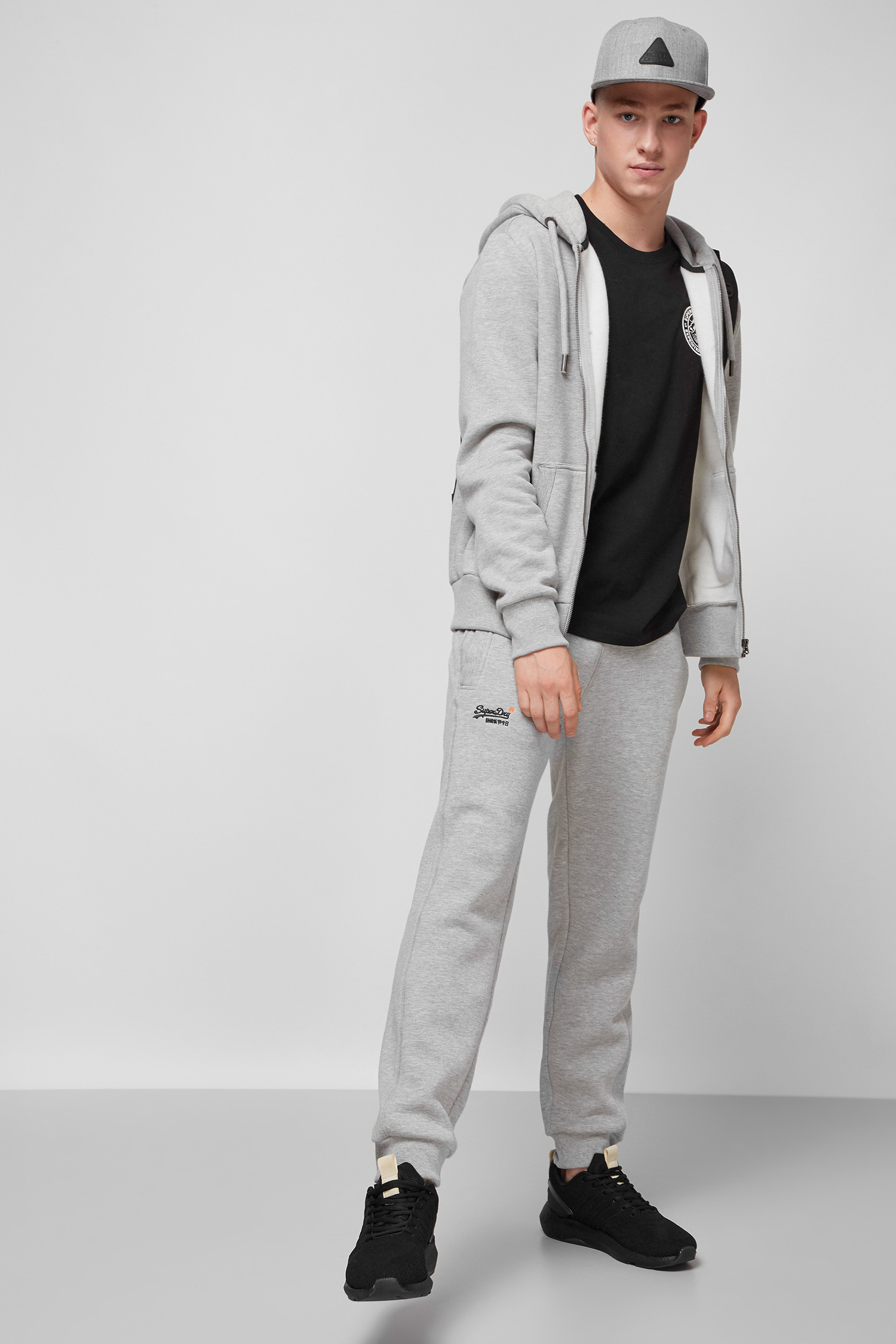 Сірі спортивні штани для хлопців SuperDry M7010094A;07Q