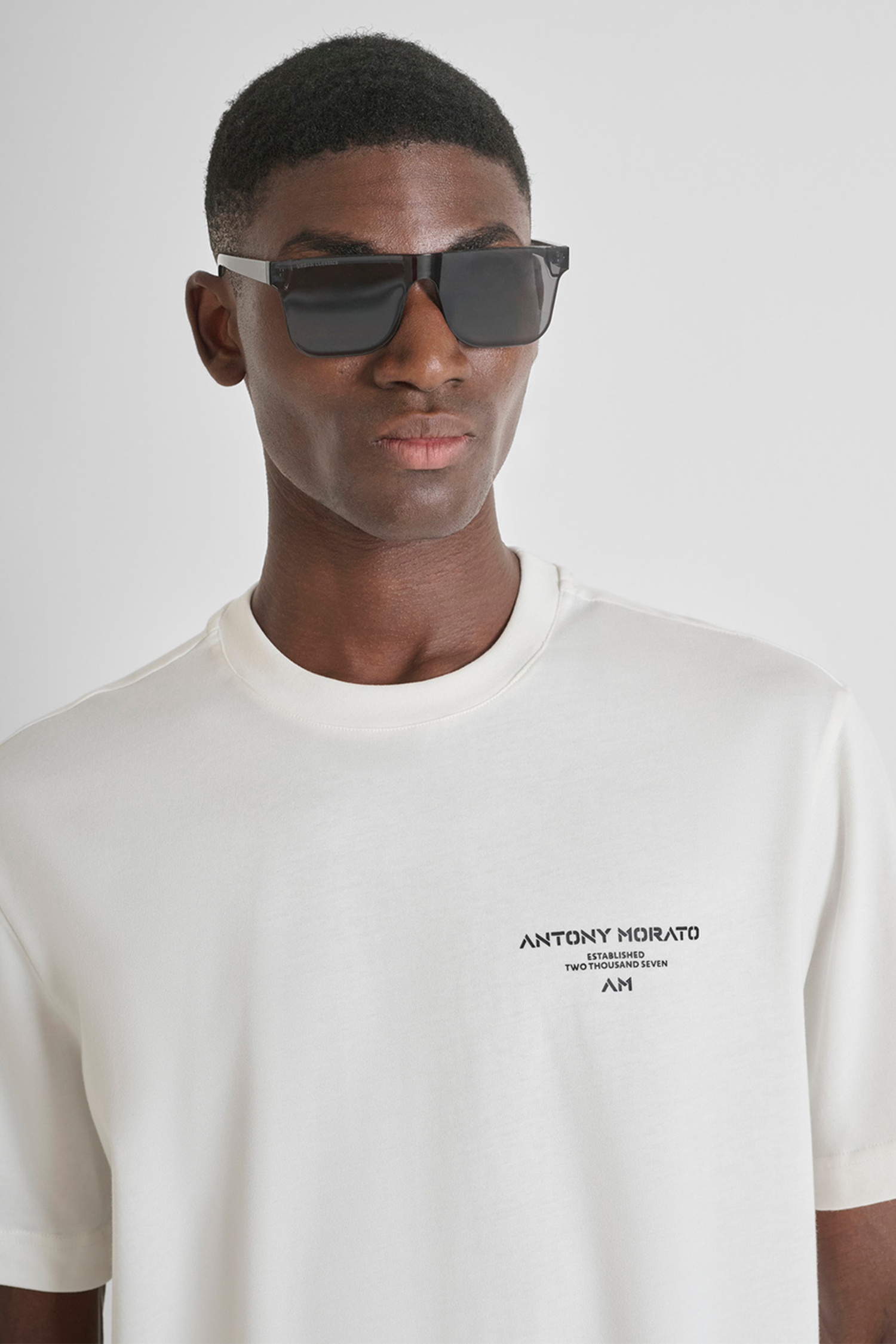 Мужская белая футболка Antony Morato MMKS02540.FA100239;1011