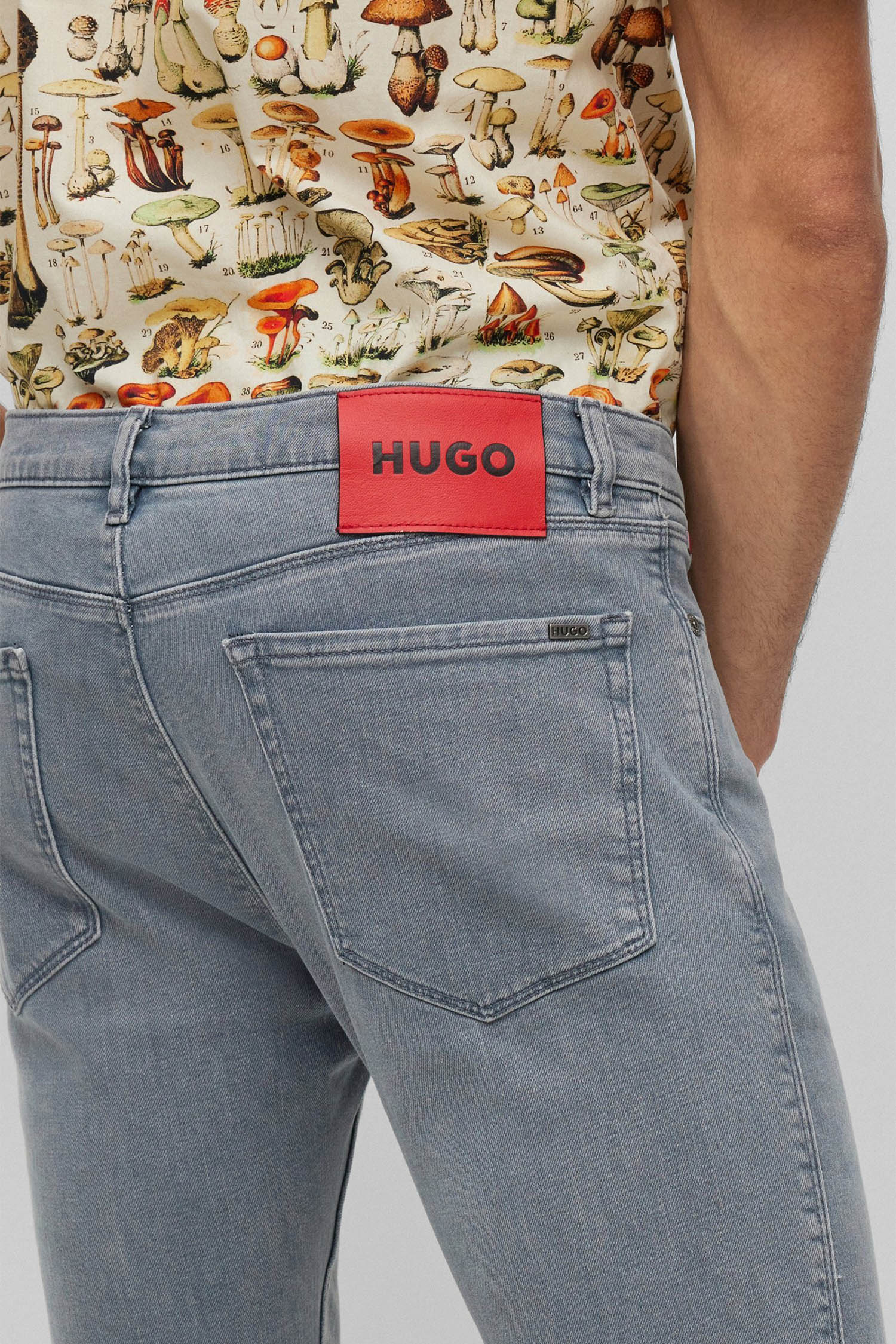Чоловічі сірі джинси HUGO 50493858;040