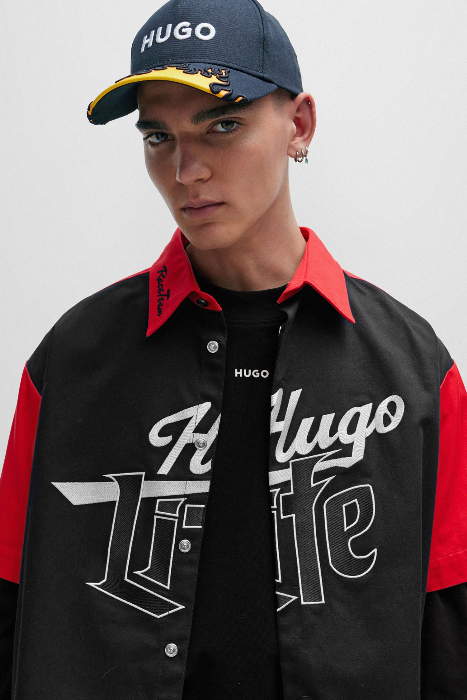 Чоловічий чорний лонгслів HUGO 50511029;001