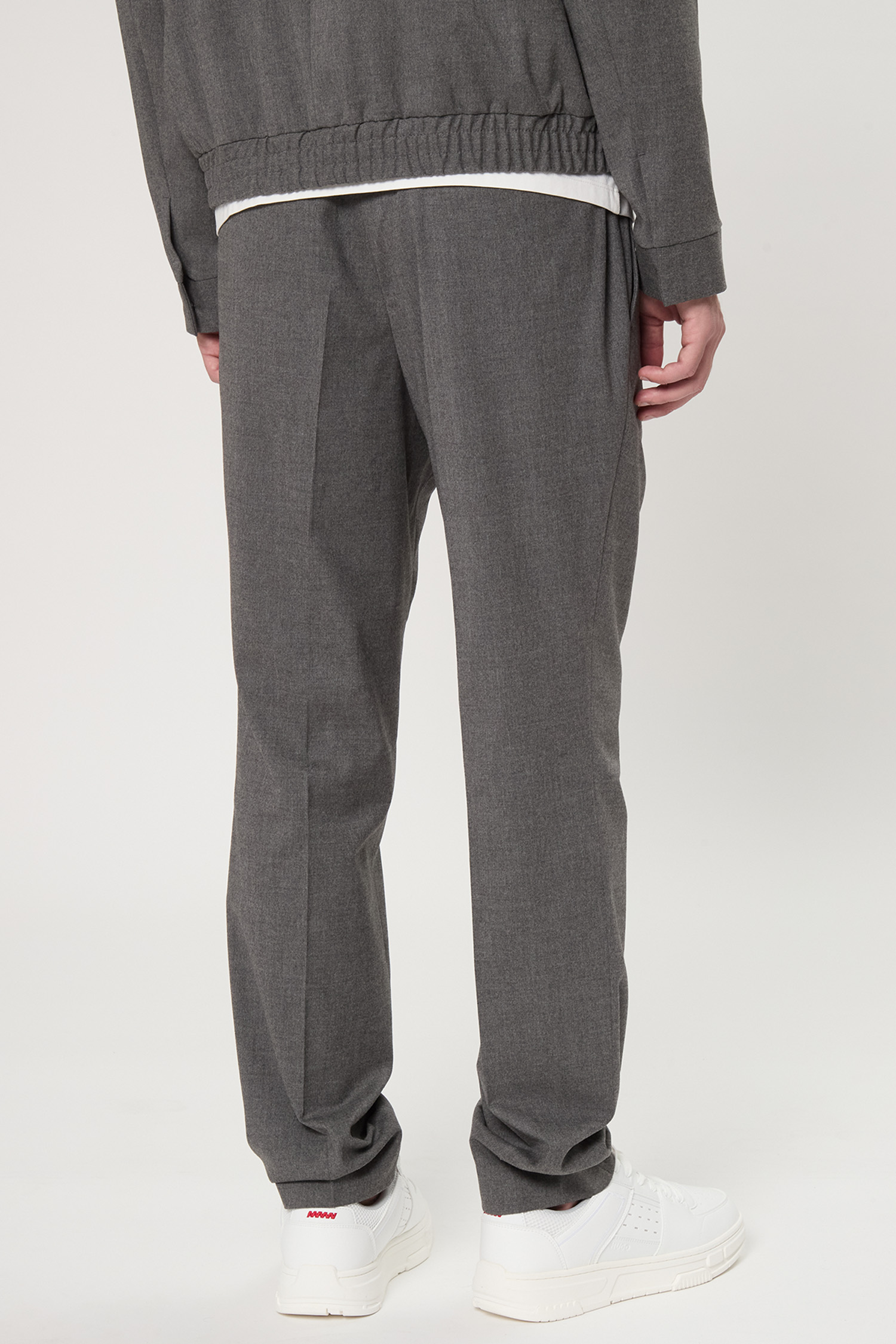 Чоловічі сірі брюки HUGO 50547312;034