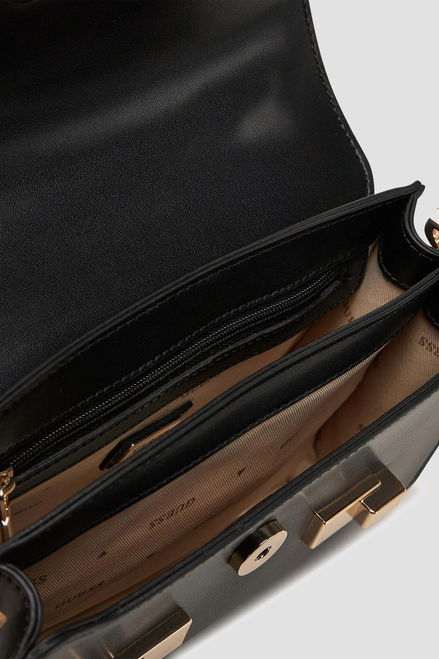 Женская черная сумка Guess HWEVG9.64178;BLA