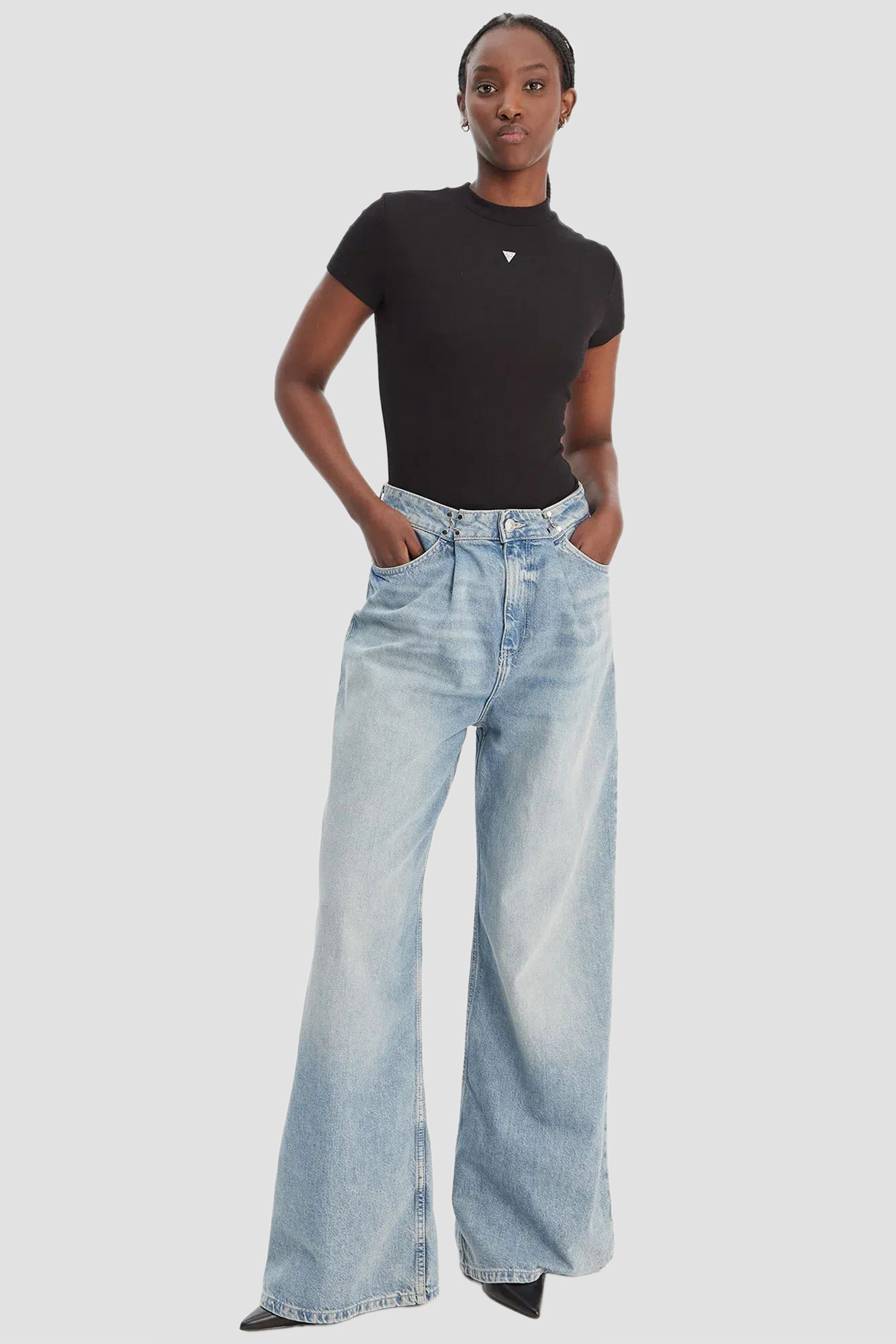 Жіноча чорна футболка Guess W6RP99.KCNH2;JBLK