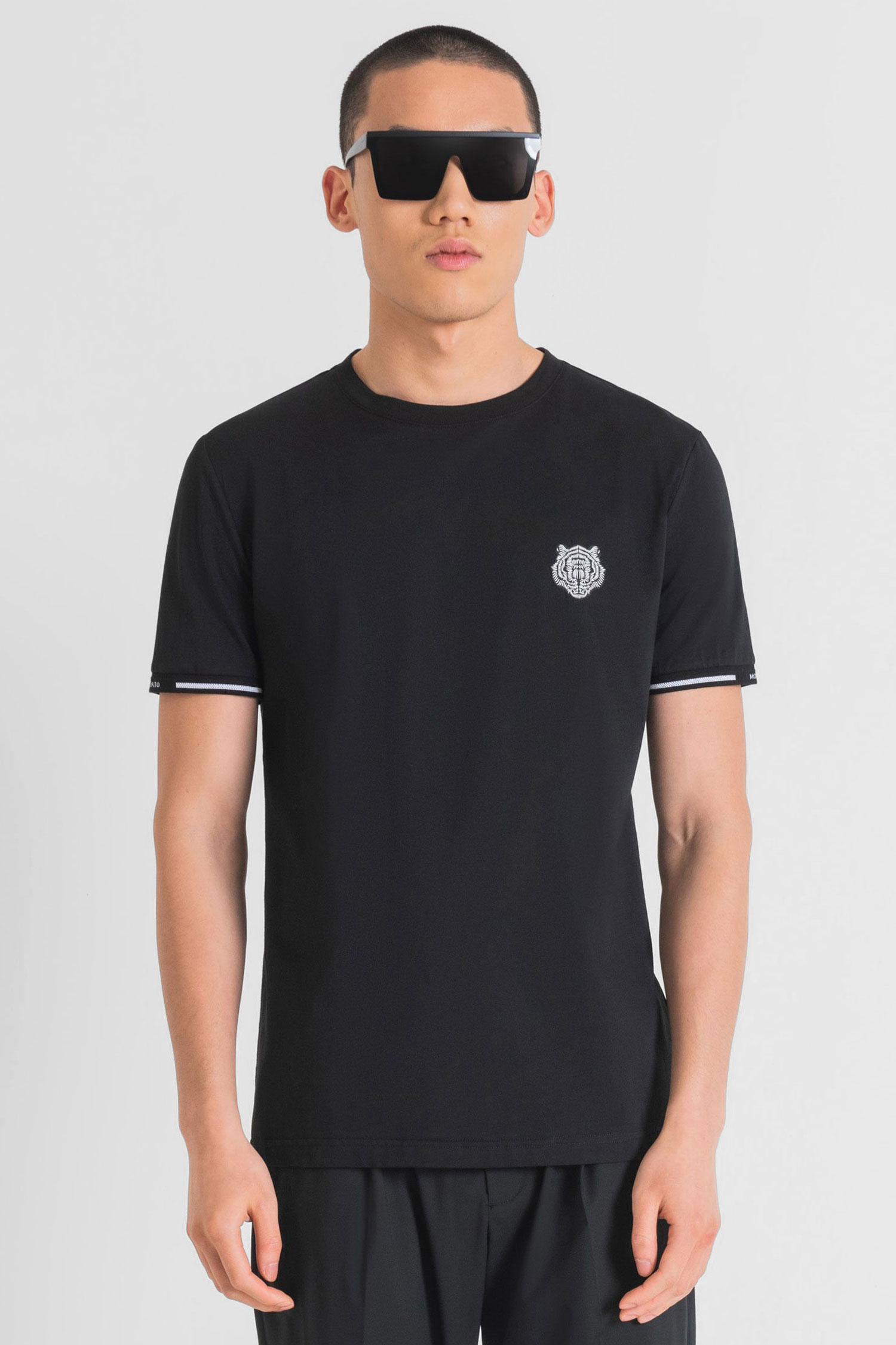 Мужская черная футболка Antony Morato MMKS02374.FA100144;9000