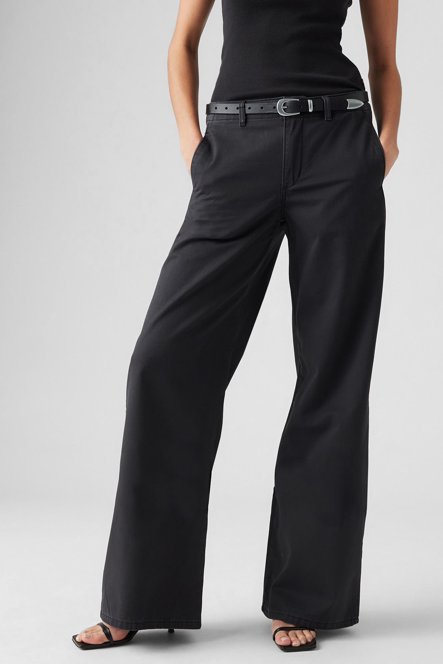 Женские черные брюки Levi’s® A8700;0001
