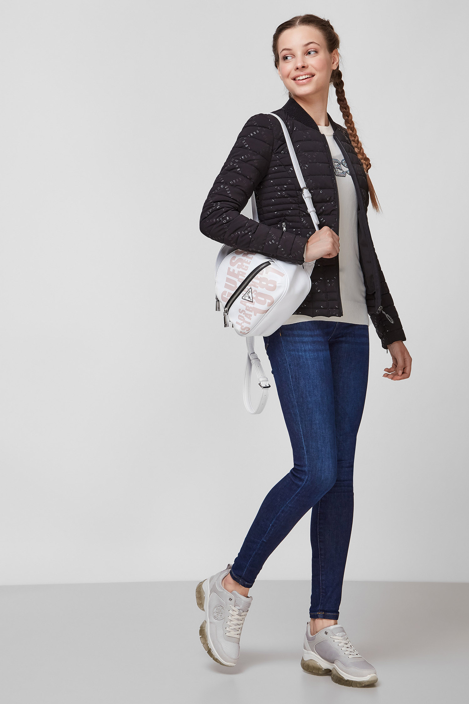 Черная куртка для девушек Guess W0YL81.WCOG0;JBLK