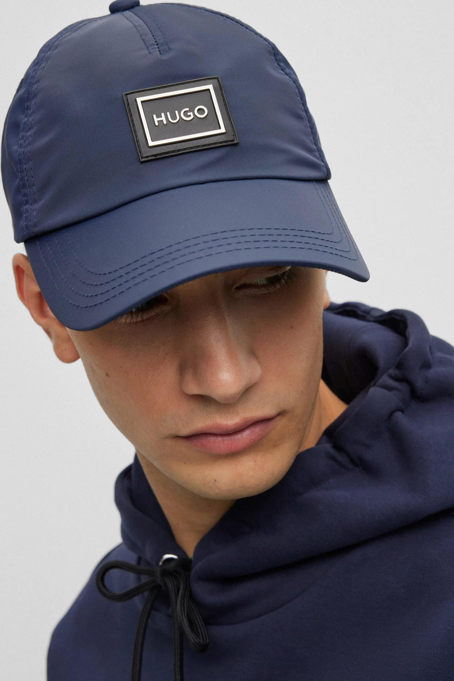 Мужская темно-синяя кепка HUGO 50493971;405