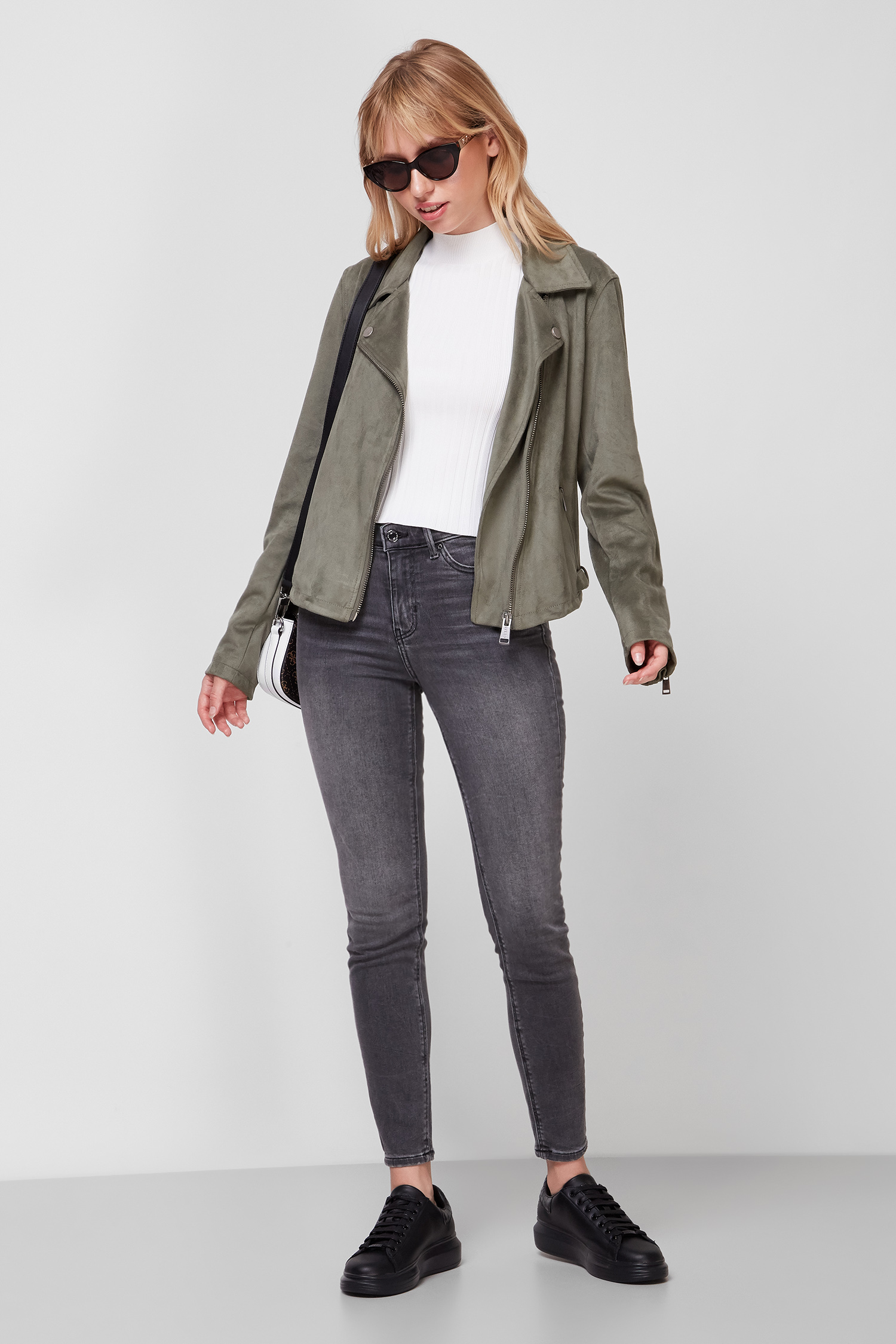 Жіноча оливкова куртка Guess W1YL00.WE0L0;G8DO