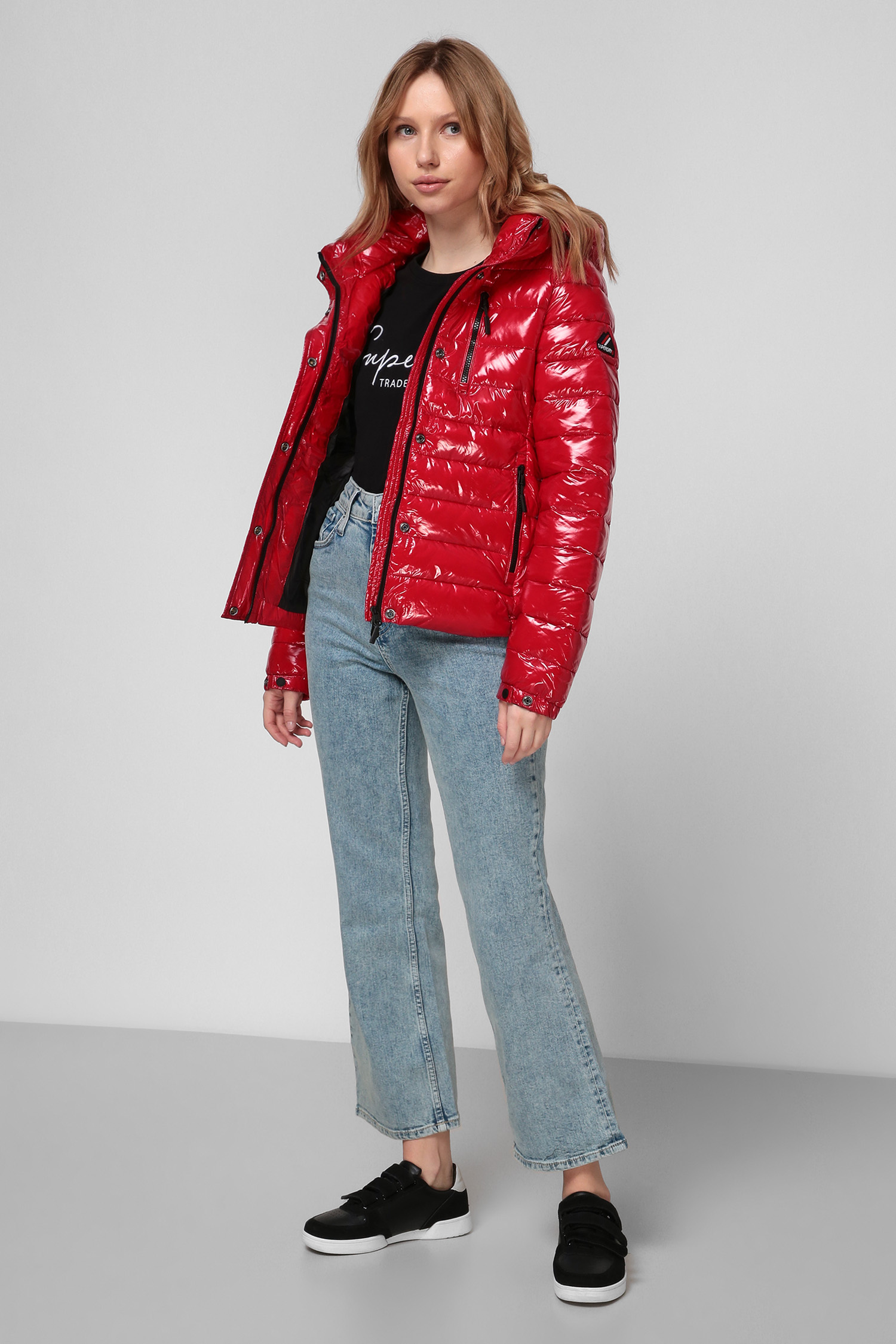 Жіноча червона куртка SuperDry W5010234A;WA7