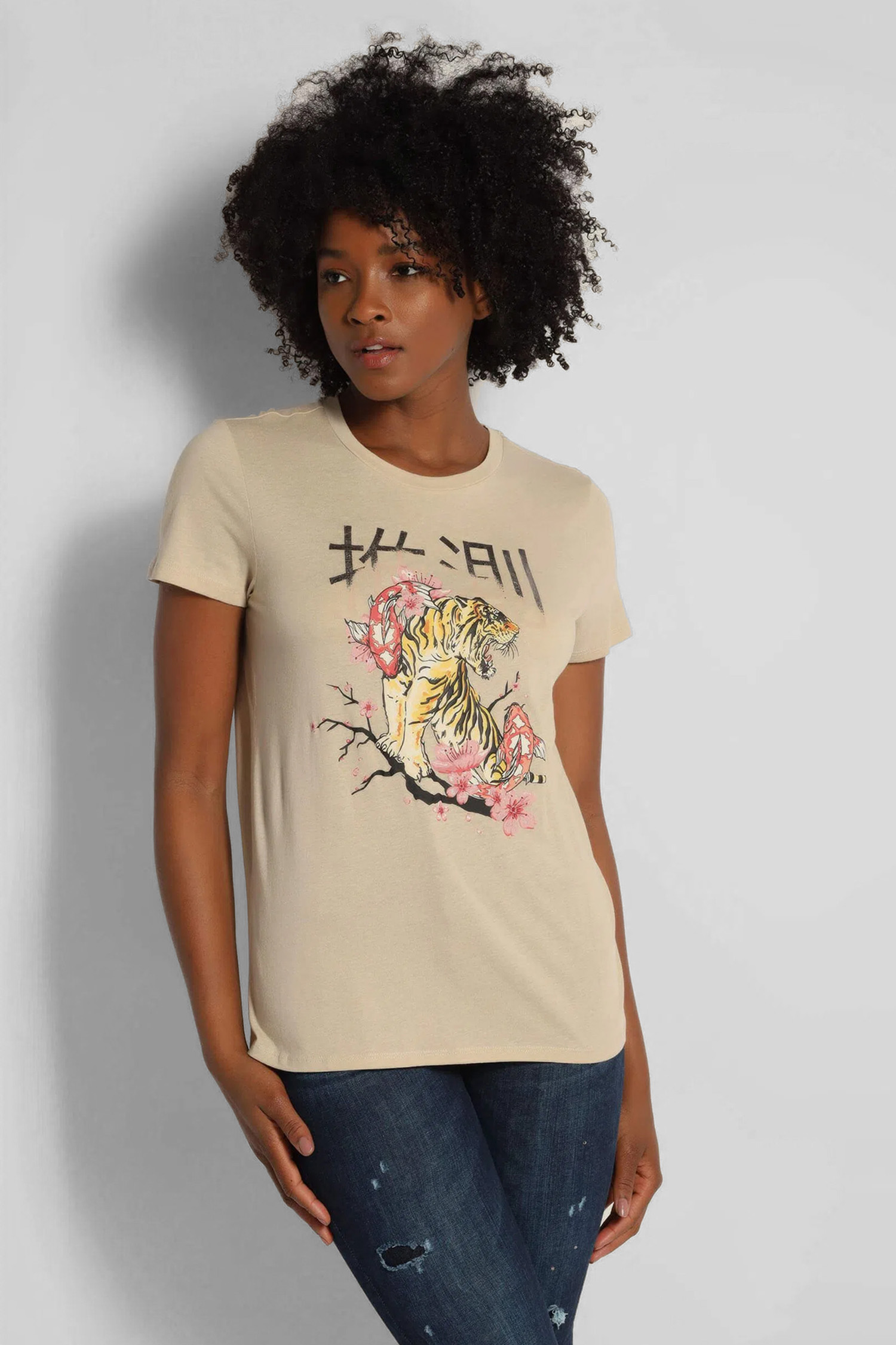 Жіноча бежева футболка Guess W2GI34.K9SN1;A90F