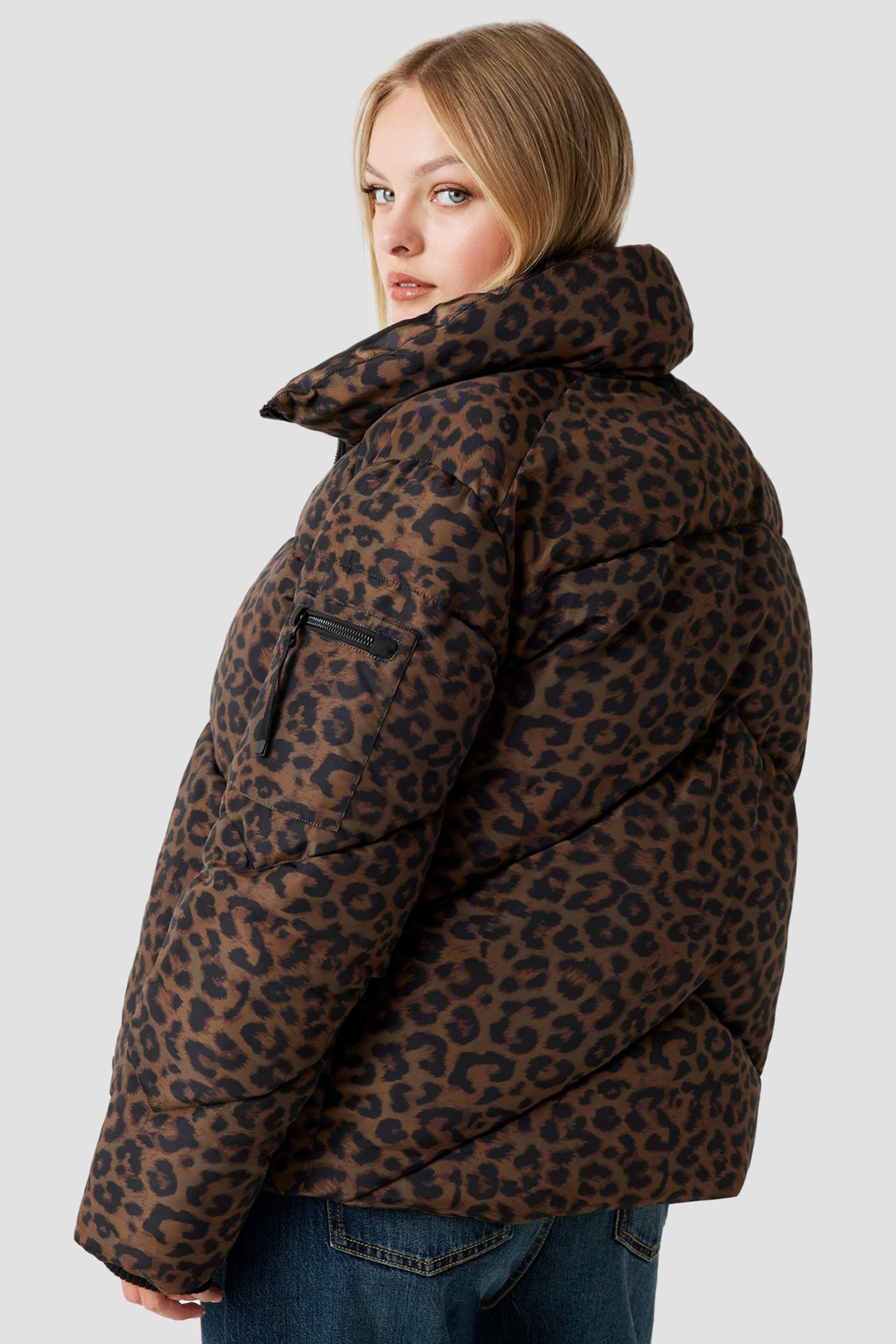 Женская коричневая куртка с узором Guess W5BL47.W3702;P1UK
