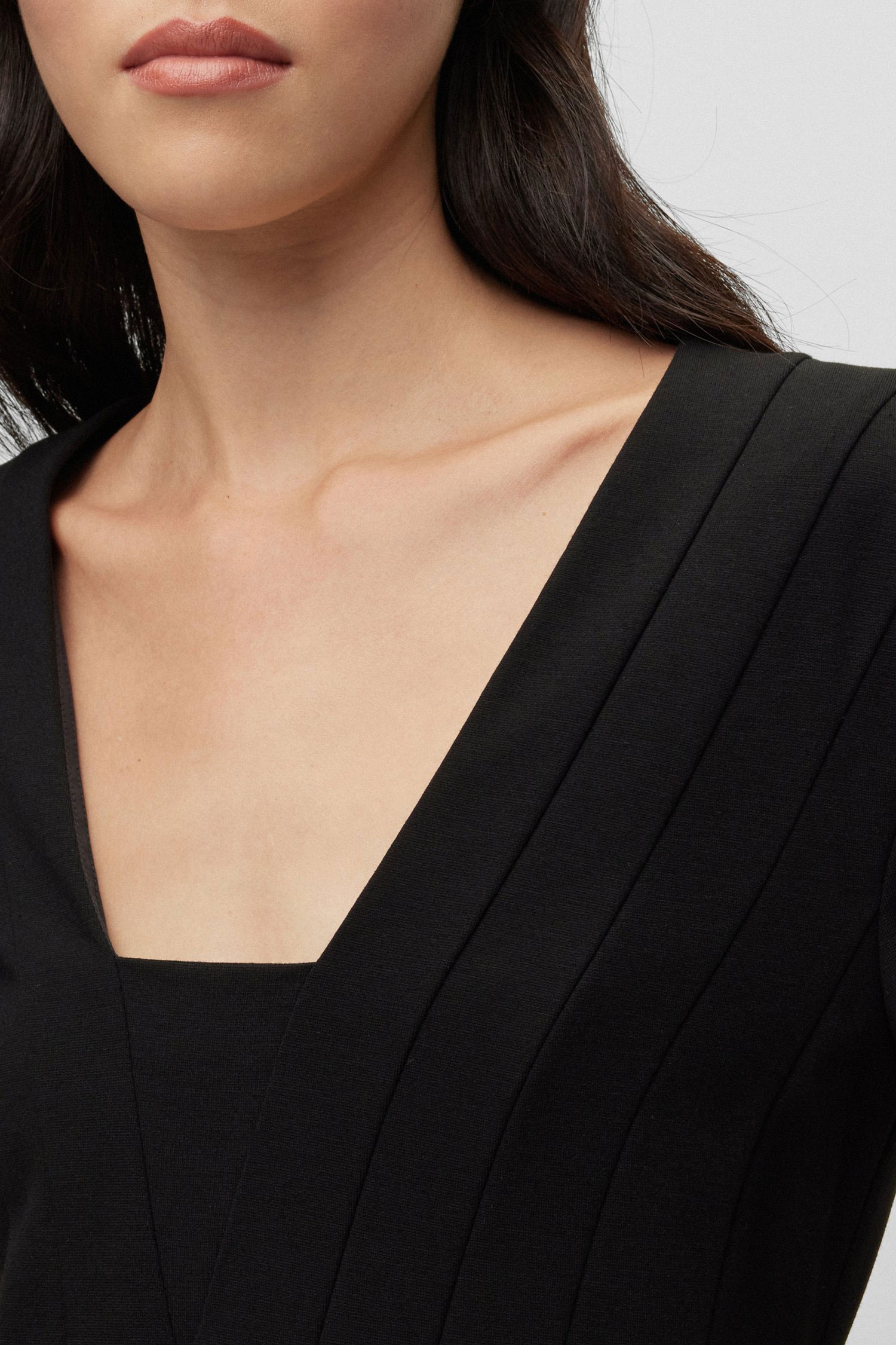 Жіноча чорна сукня BOSS 50486638;001