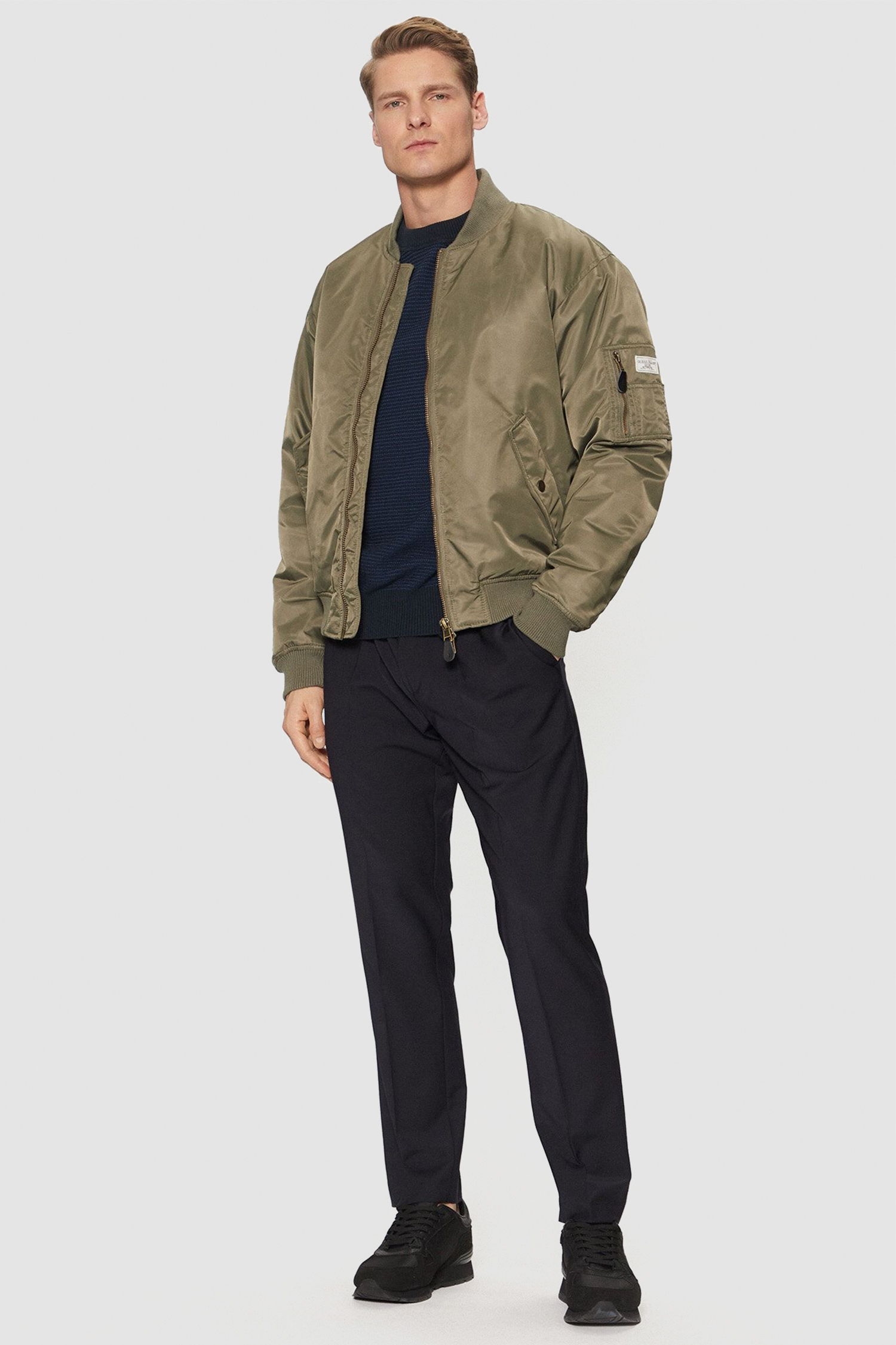 Чоловічий оливковий бомбер Guess Jeans M5RL81.WHAA2;G8EV