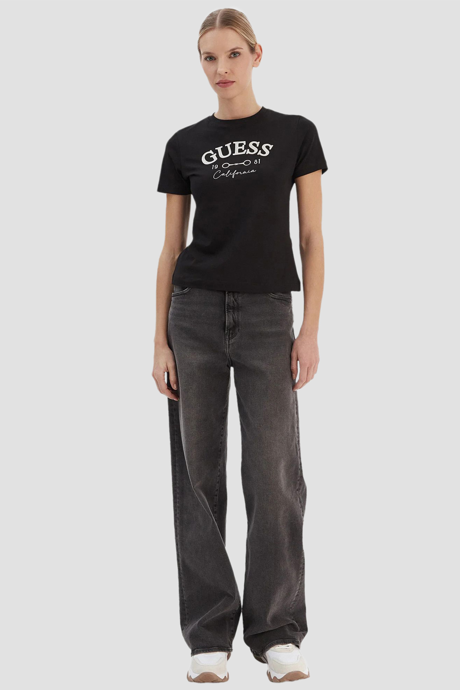 Жіноча чорна футболка Guess V6RI02.J1314;JBLK