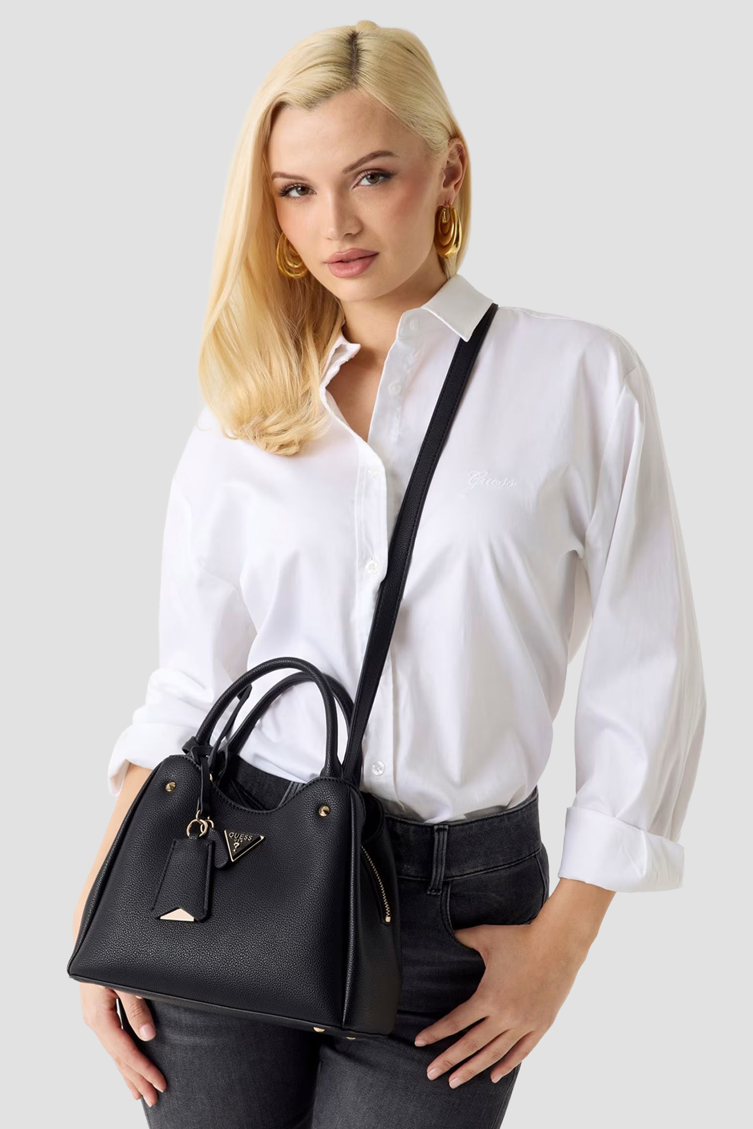Жіноча чорна сумка Guess HWBG69.74050;BLA
