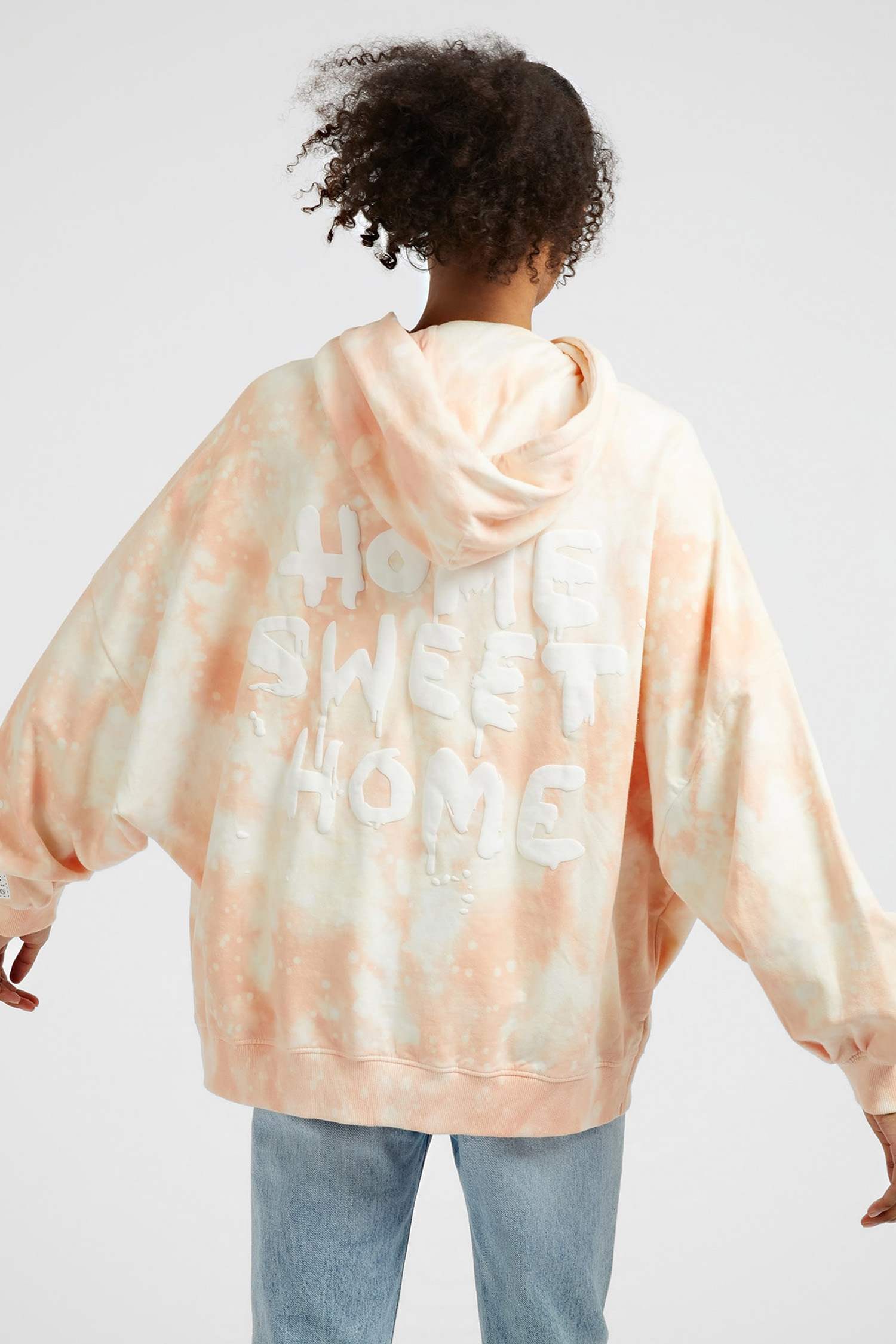 Жіноче персикове худі Guess x Brandalised Guess W3RQ22.K9R31;F32J