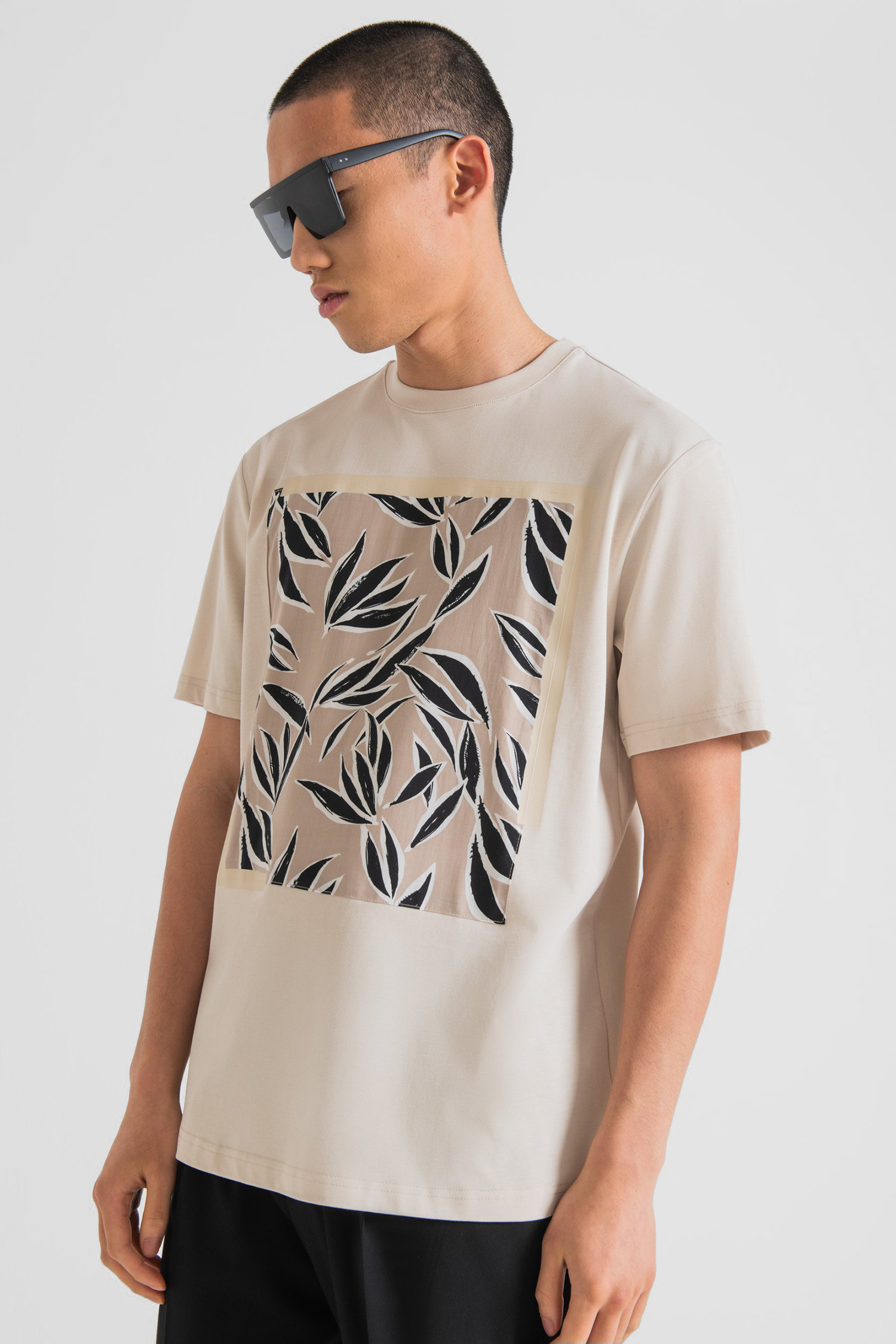 Мужская бежевая футболка Antony Morato MMKS02385.FA100239;1016