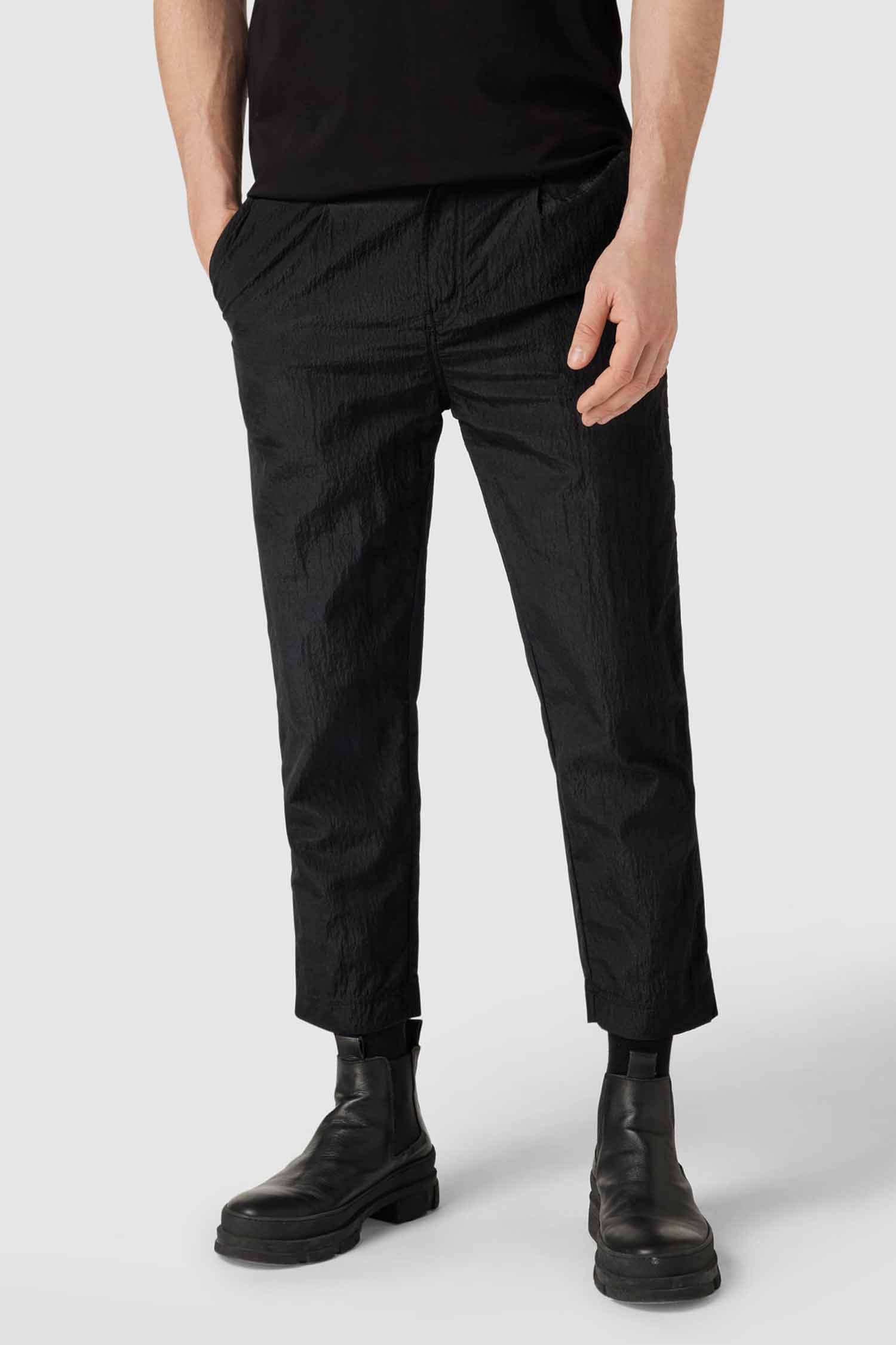 Чоловічі чорні брюки HUGO 50463341;001