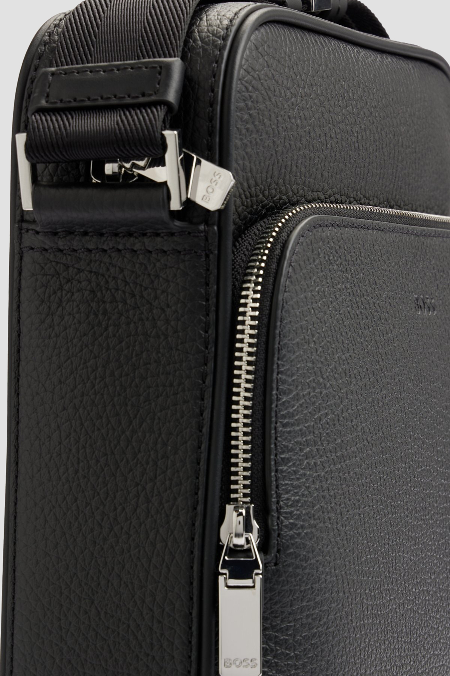 Чоловіча чорна шкіряна сумка BOSS 50529288;001