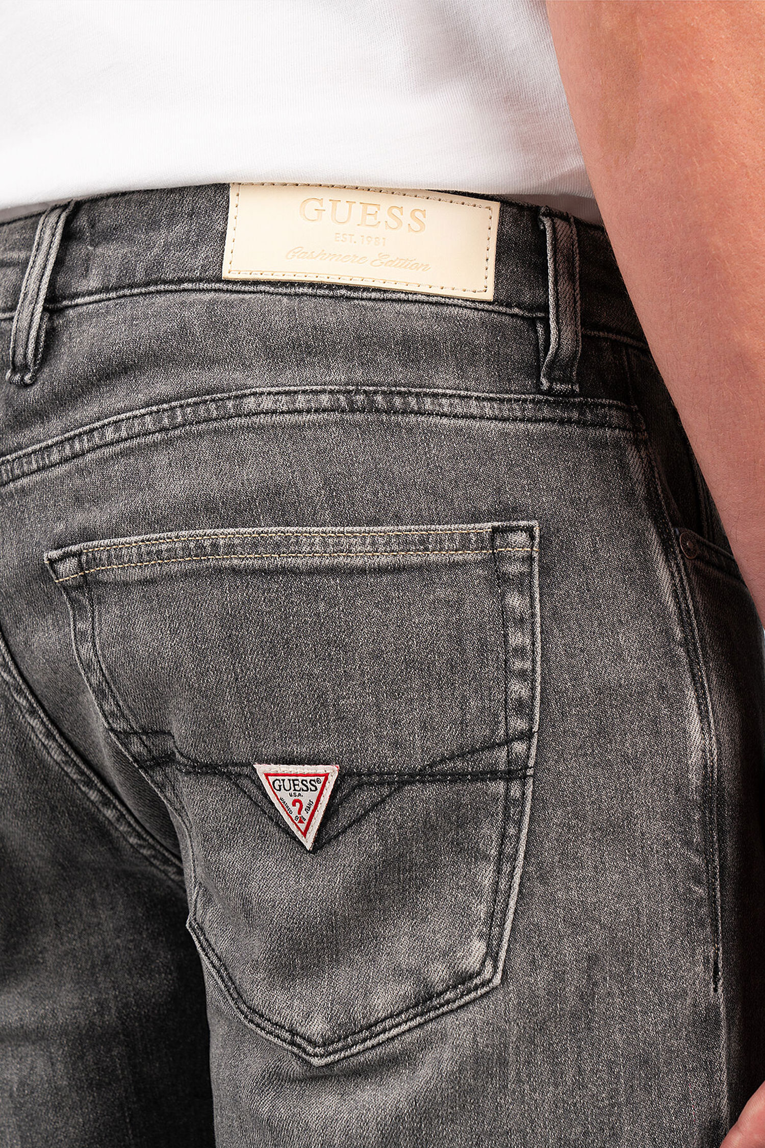 Чоловічі сірі джинси Guess M3YAS2.D4U42;DRMM