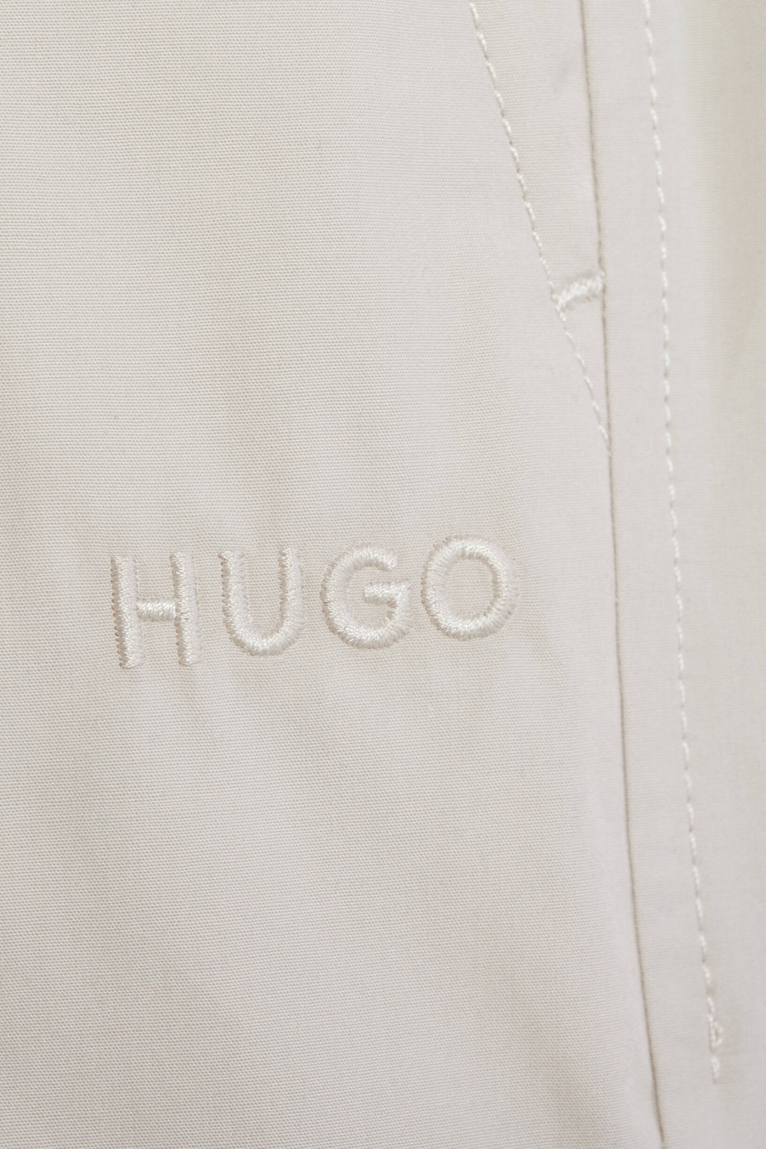 Мужские бежевые шорты HUGO 50510596;055