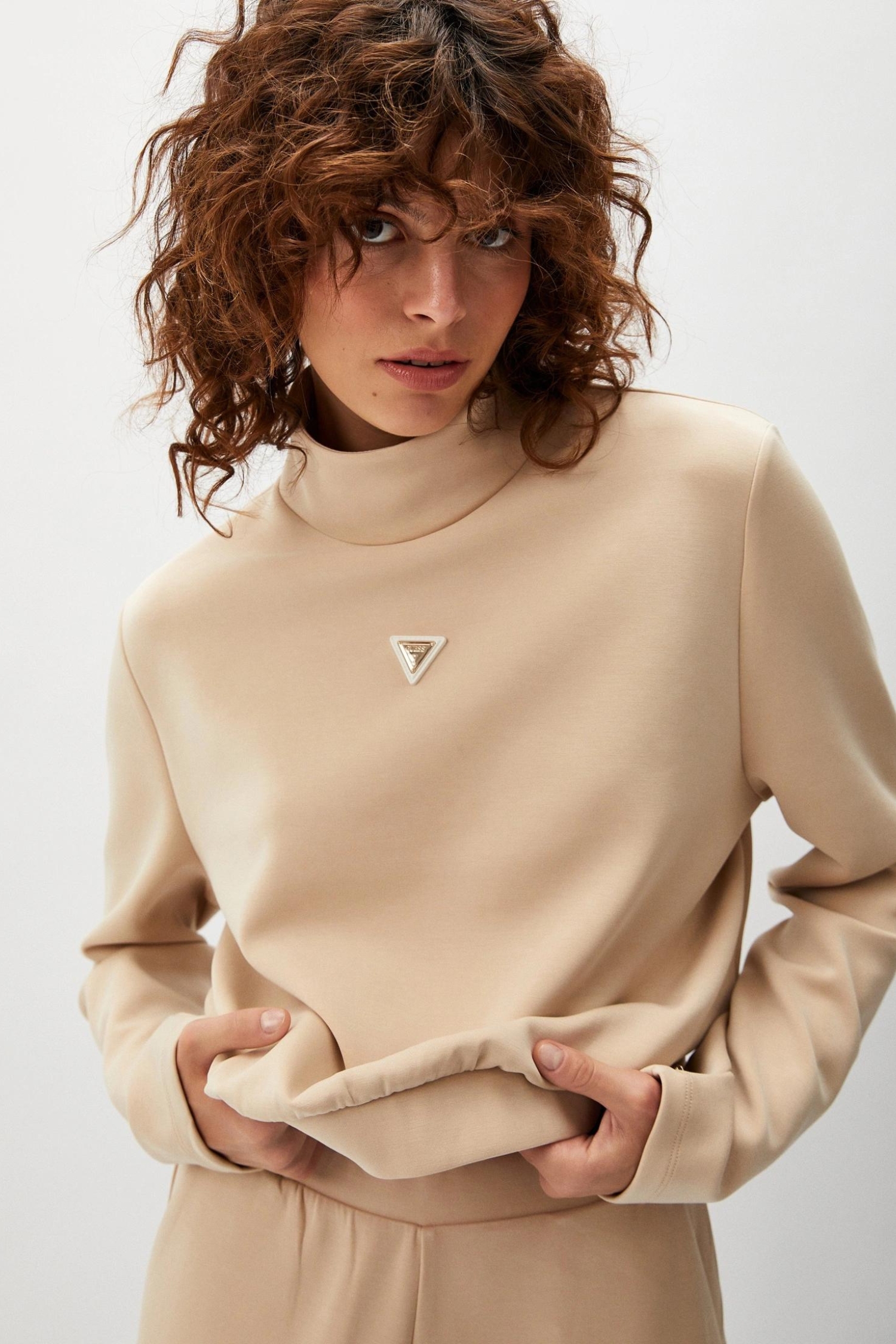 Женский бежевый свитшот Guess V4YQ05.KCAY2;G1L9