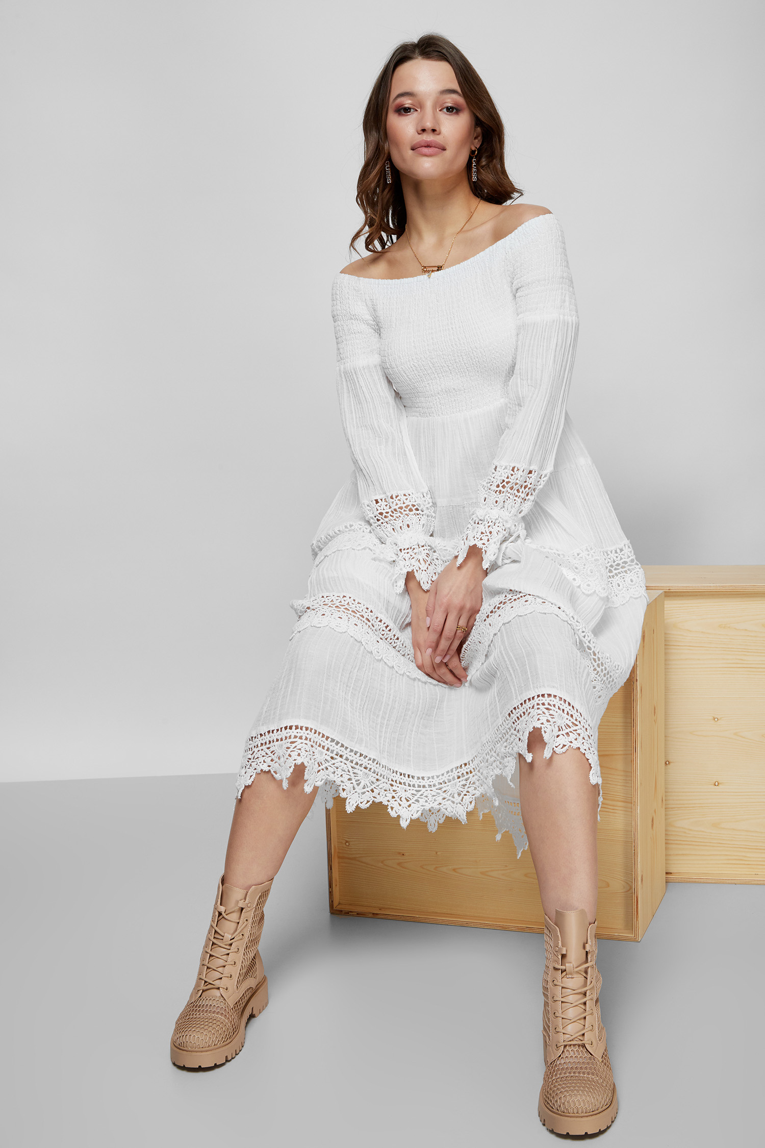 Жіноча біла сукня Guess W1YK11.RE340;G011