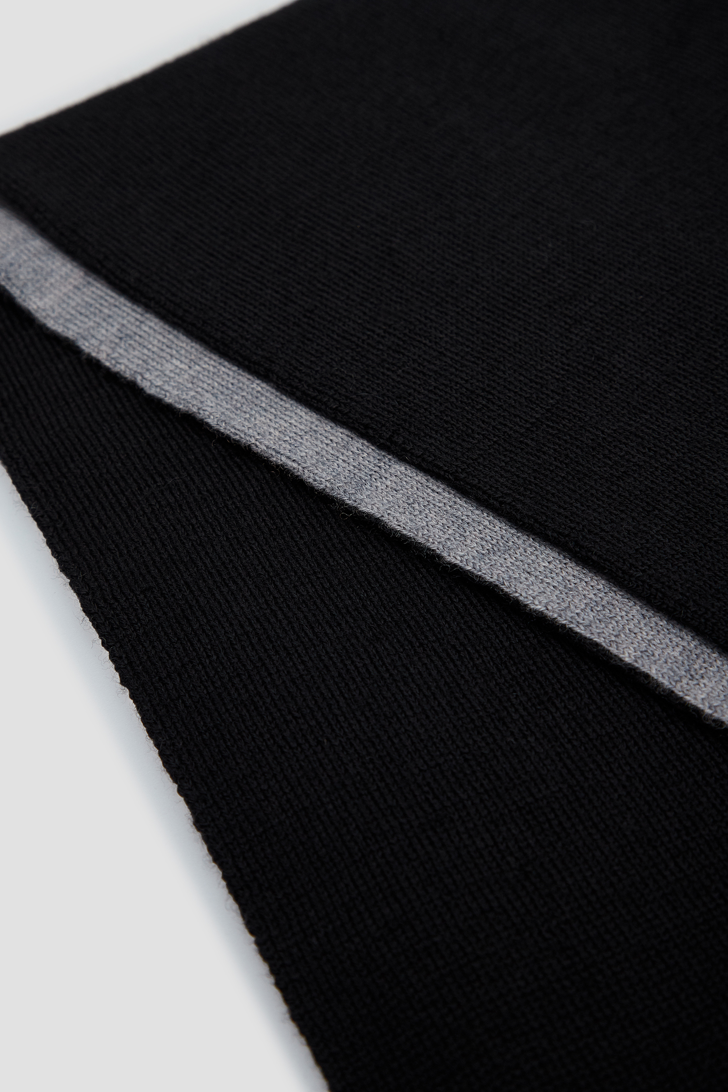 Мужской черный шерстяной шарф BALDININI S3A002XXLANA;NEGR