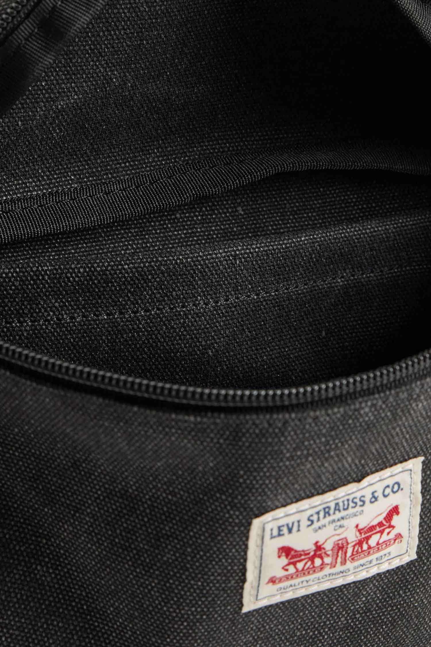 Чоловіча темно-сіра поясна сумка Levi’s® 004C8;0001