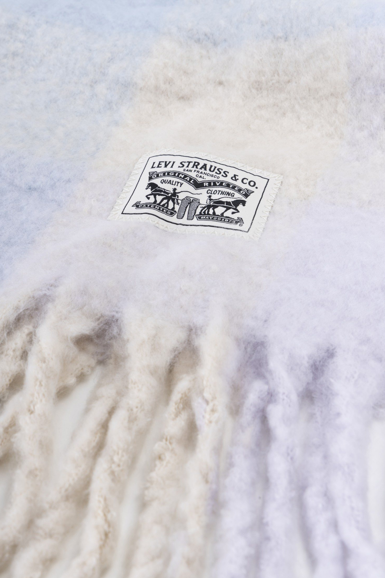 Женский шарф в клетку Levi’s® 235943;108.49