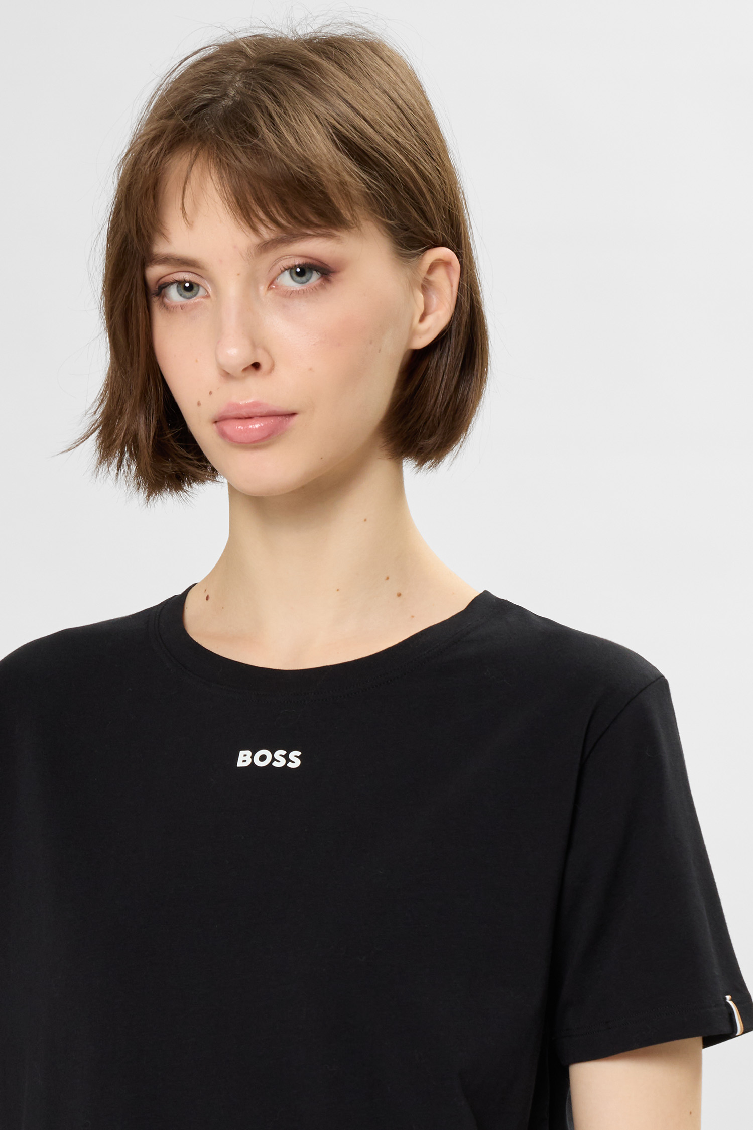 Жіноча чорна футболка BOSS 50510322;001