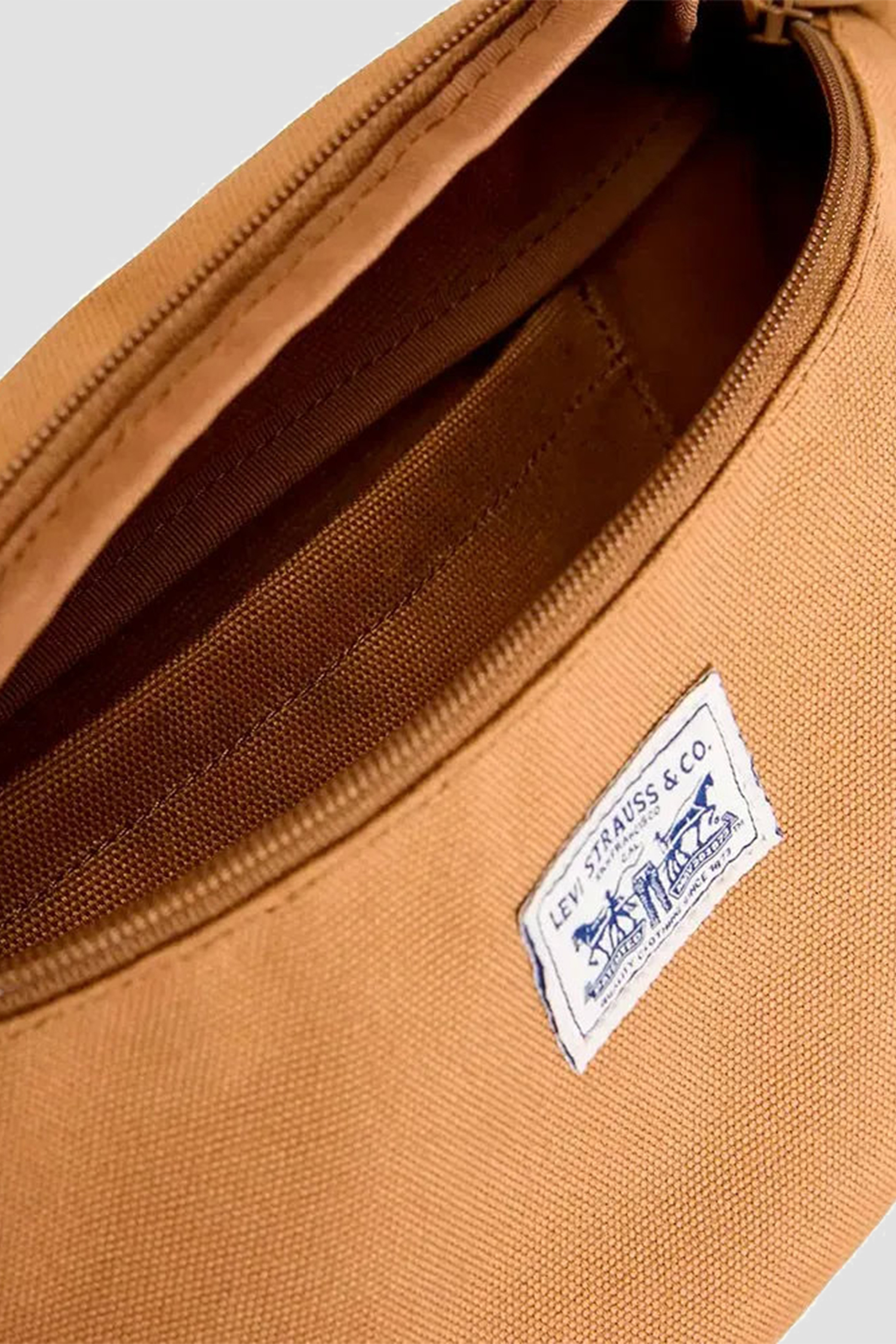 Мужская бежевая поясная сумка Levi’s® 004C8;0007