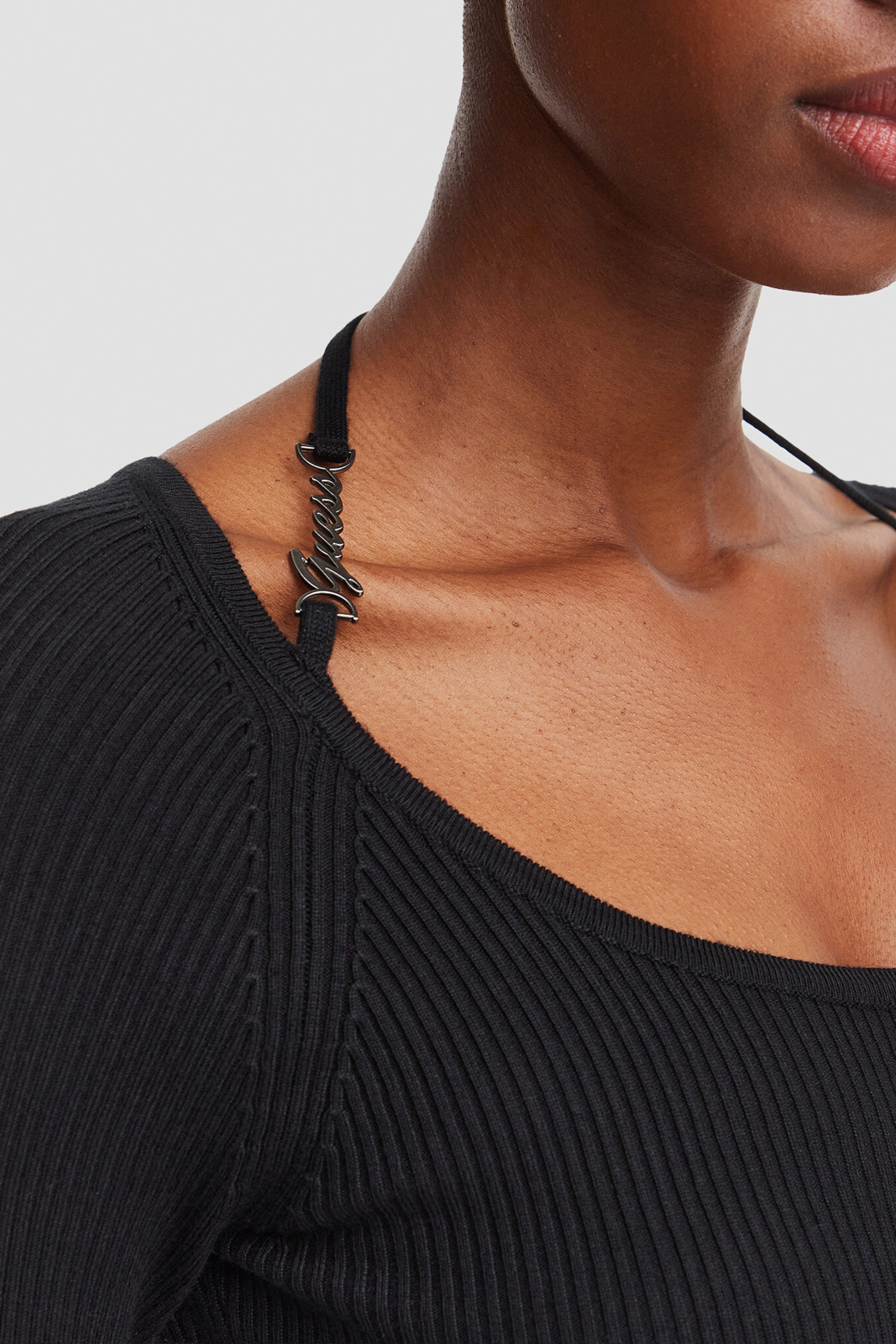 Женское черное платье Guess W6YK33.Z0968;JBLK