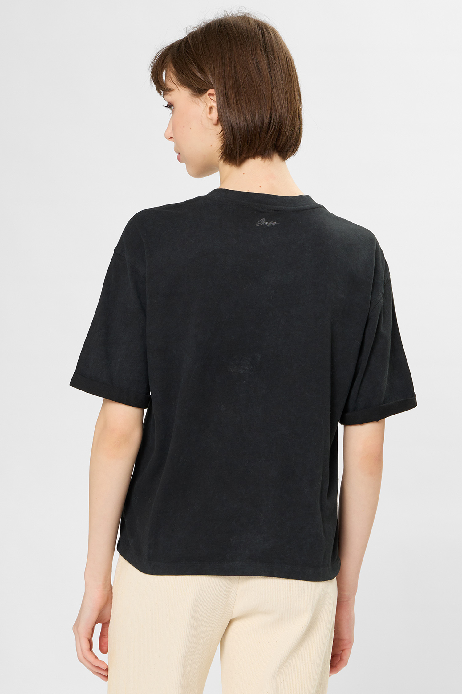 Жіноча чорна футболка BOSS 50549195;001