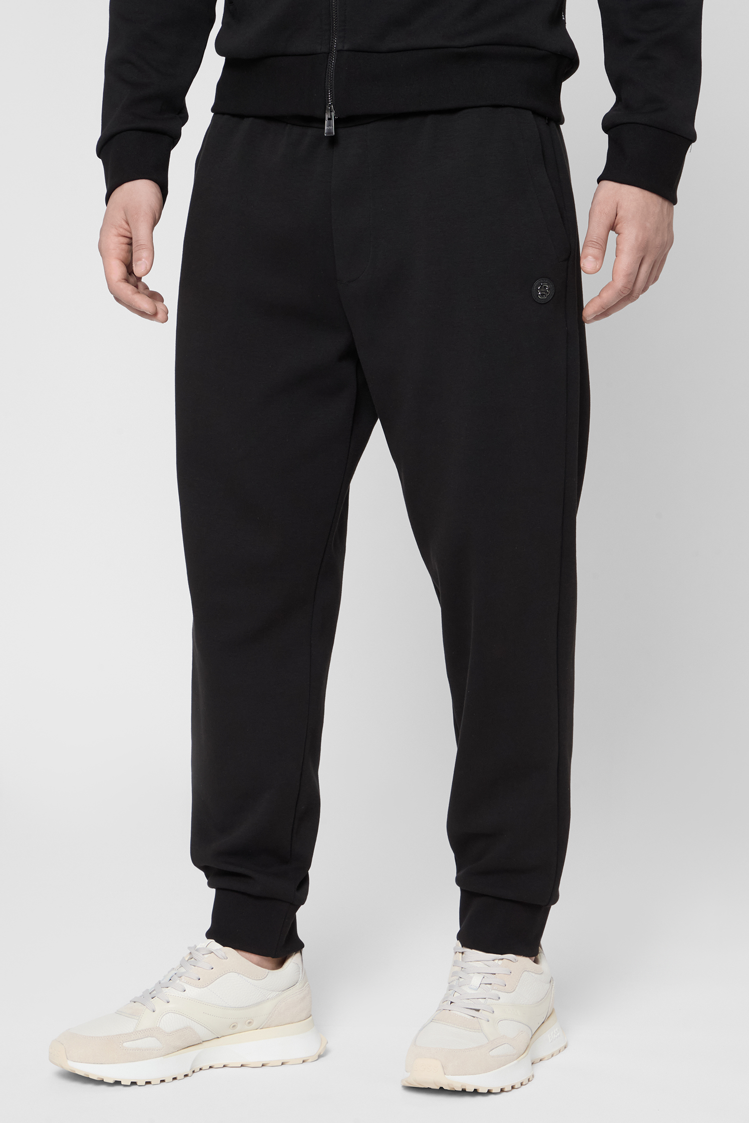 Чоловічі чорні спортивні штани BOSS 50520322;001