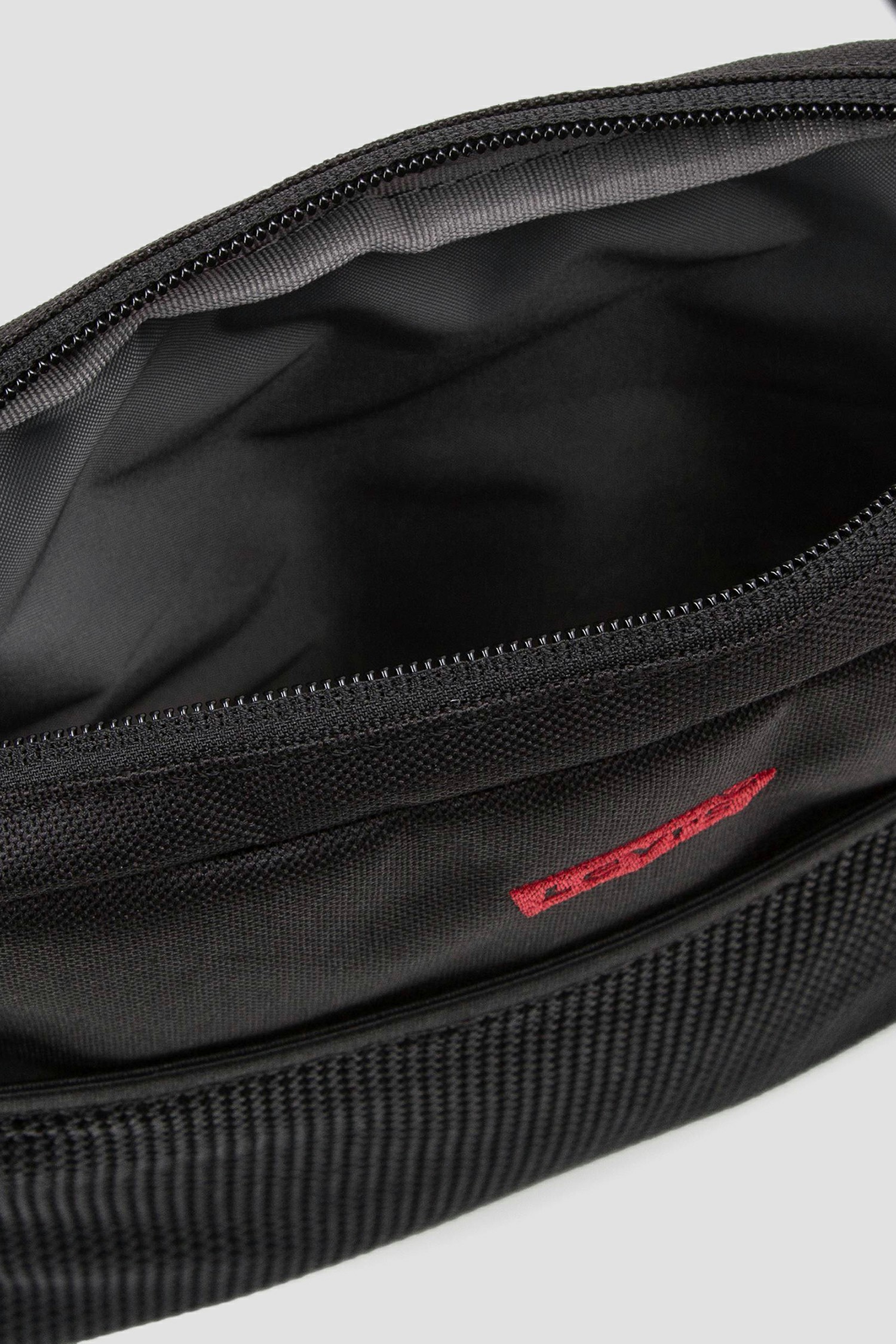 Черная сумка Levi’s® 234296;208.59