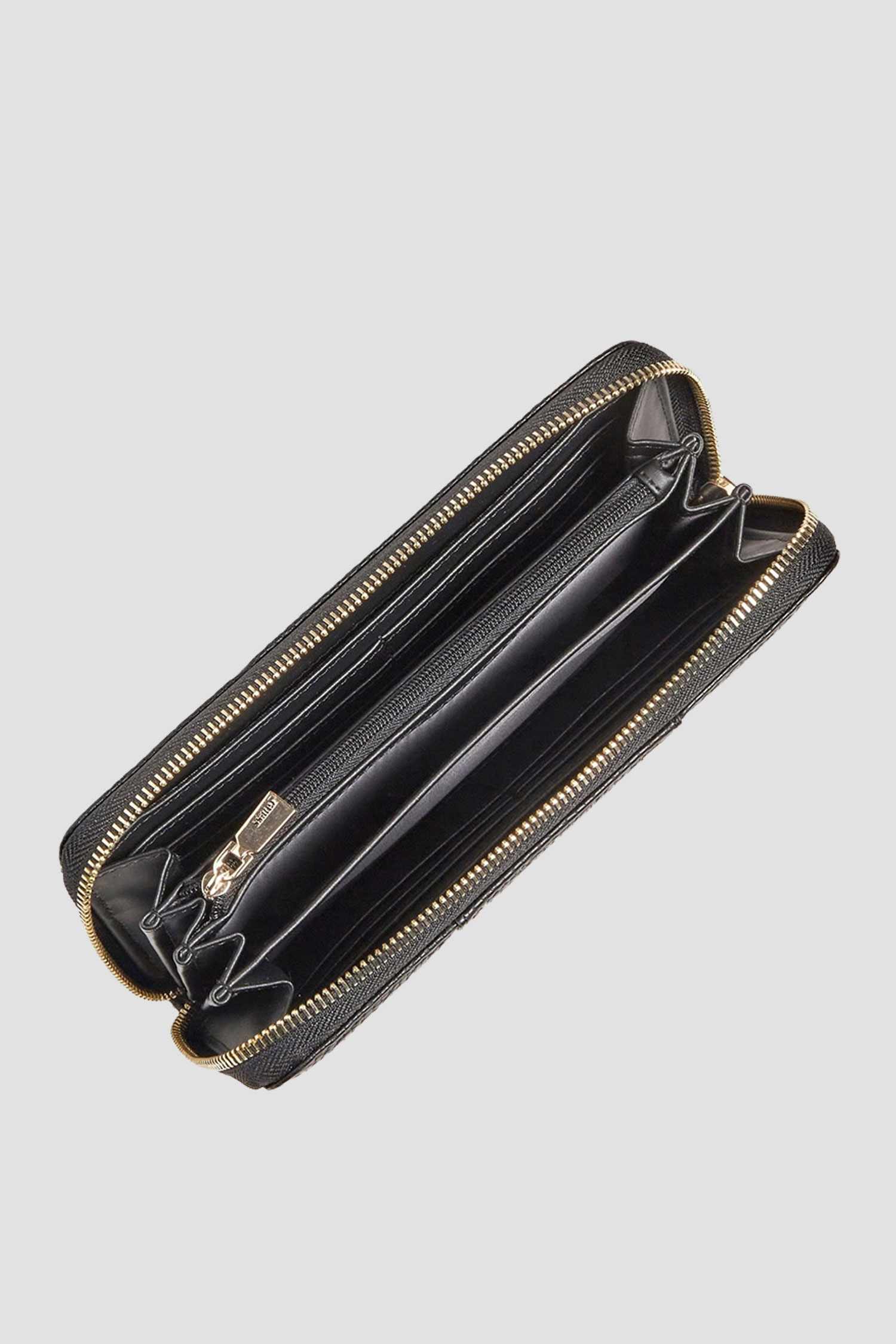 Жіночий чорний гаманець Guess SWEVG8.39046;BLA