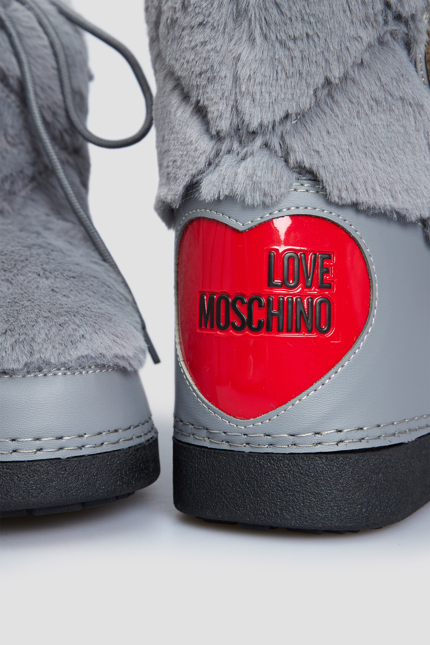 Женские серые полусапоги Moschino JA24232G0H.JW0;020