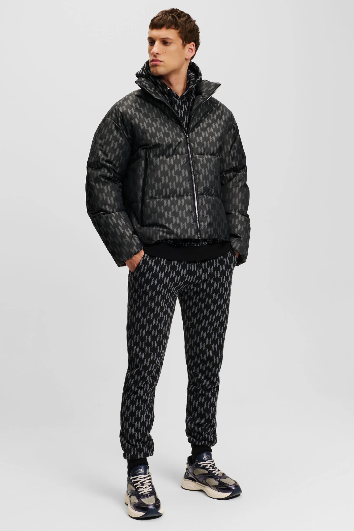 Чоловіча чорна куртка з візерунком Karl Lagerfeld 544529.505018;990