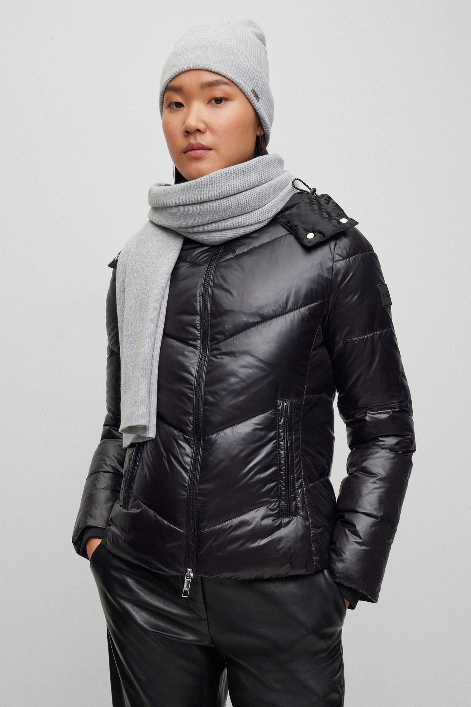 Женский набор аксессуаров (шапка, шарф) BOSS 50502539;040